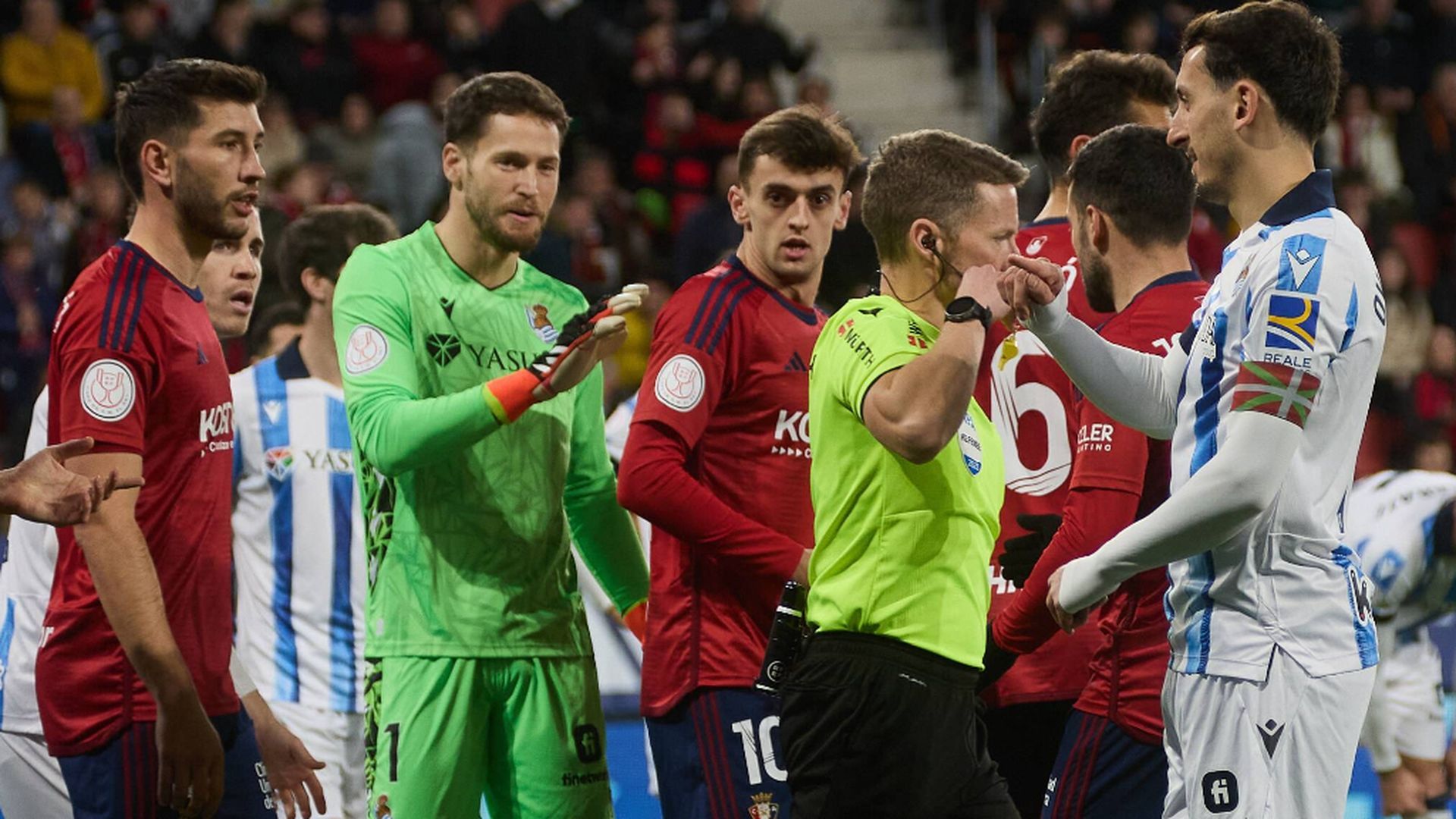 los_insultos_al_equipo_arbitral_en_el_osasuna___real_sociedad_vaya_puta_cara__que__ten.jpg los_insultos_al_equipo_arbitral_en_el_osasuna___real_sociedad_vaya_puta_cara__que__ten.jpg