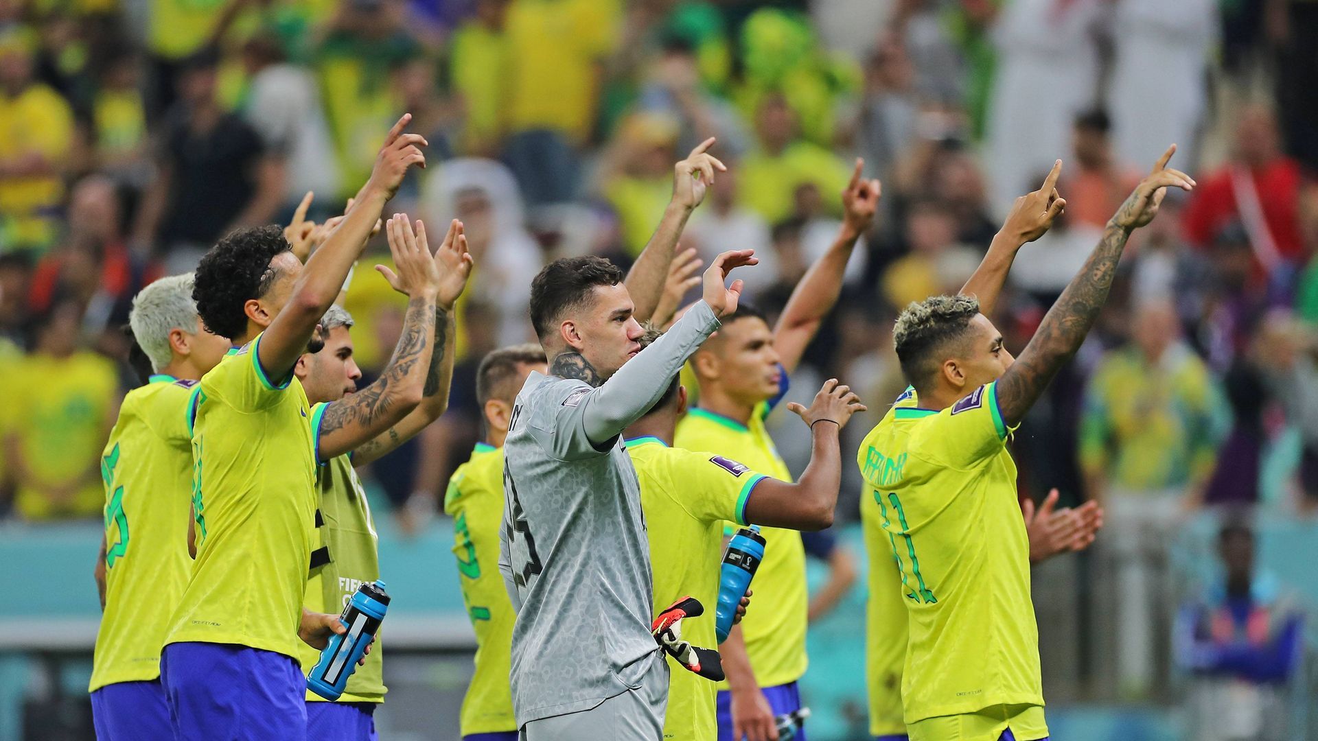 los_jugadores_de_brasil_celebran_la_victoria_ante_serbia_foto_cordon_press_.jpg