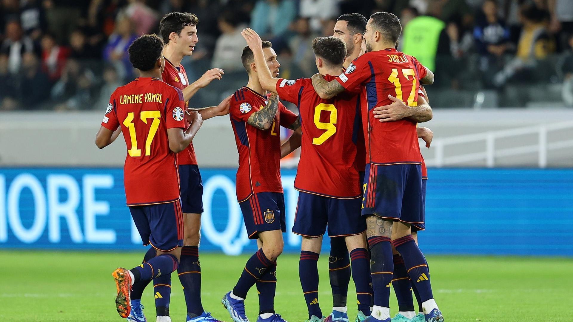 los_jugadores_de_espana_celebran_el_gol_de_mikel_oyarzabal_ante_chipre_foto_efe_001.jpg los_jugadores_de_espana_celebran_el_gol_de_mikel_oyarzabal_ante_chipre_foto_efe_001.jpg