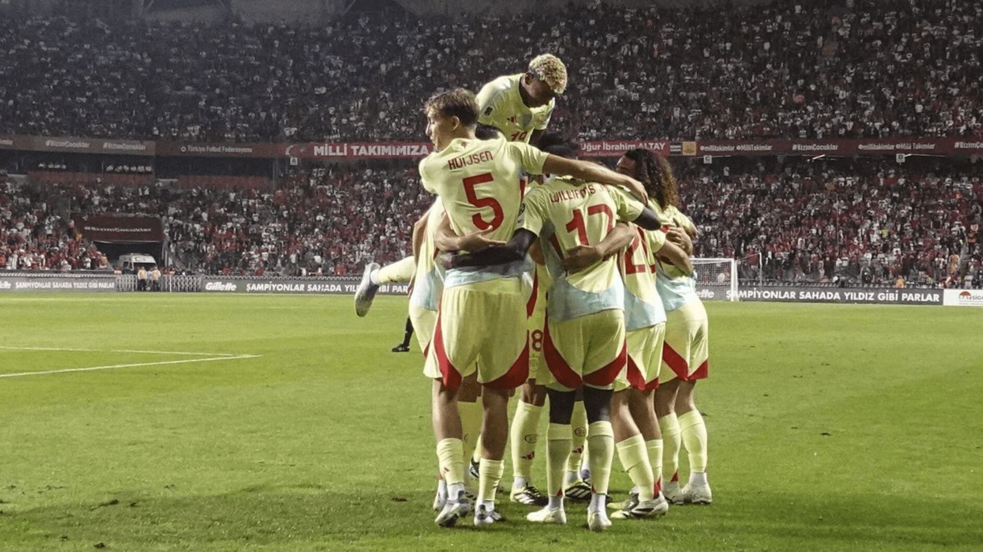 los_jugadores_de_espana_celebran_un_gol_ante_turquia_foto_efe.png los_jugadores_de_espana_celebran_un_gol_ante_turquia_foto_efe.png
