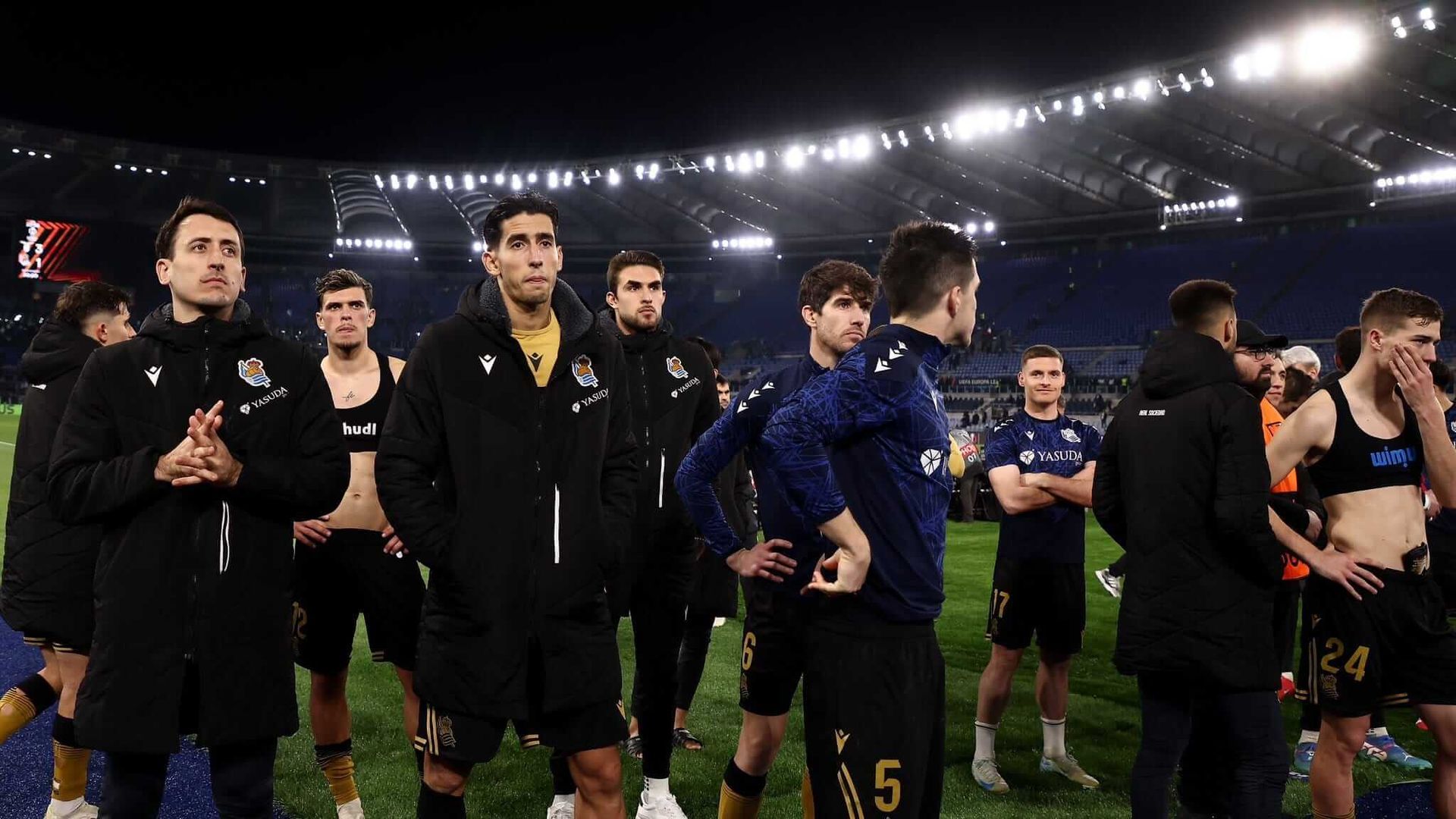 los_jugadores_de_la_real_sociedad_agradecieron_el_apoyo_recibido_por_sus_aficionados_f.jpeg los_jugadores_de_la_real_sociedad_agradecieron_el_apoyo_recibido_por_sus_aficionados_f.jpeg