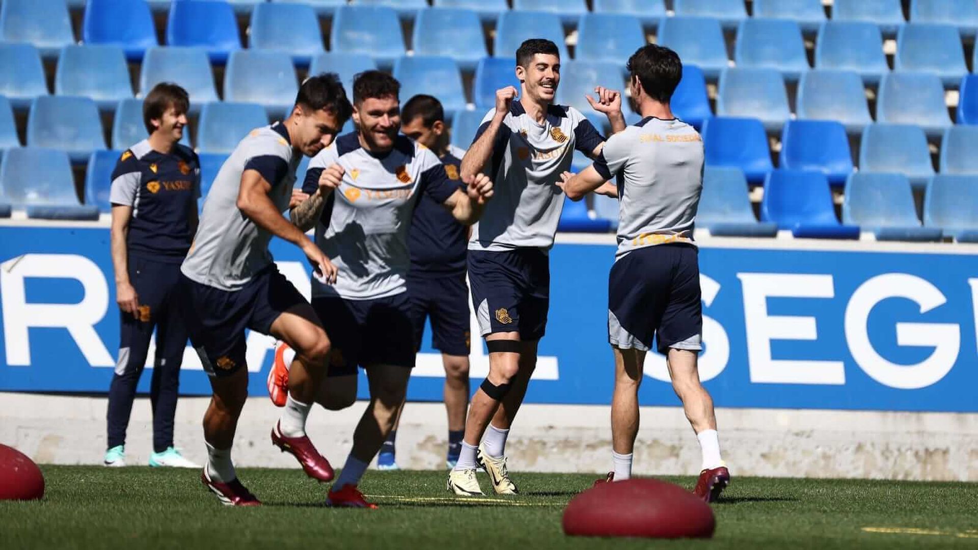 los_jugadores_de_la_real_sociedad_en_un_entrenamiento_en_zubieta_foto_real_sociedad.jpeg