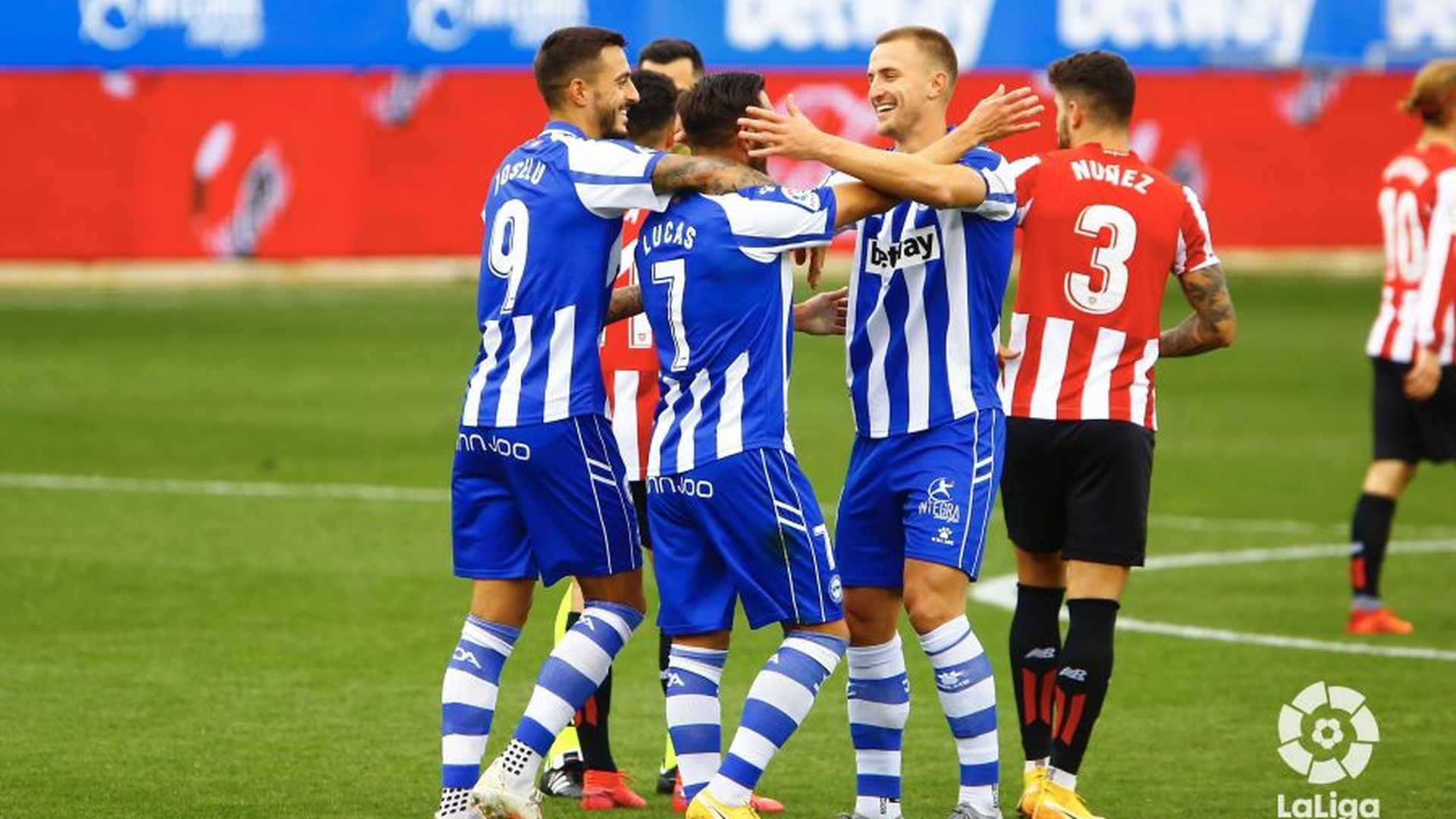 los_jugadores_del_alaves_celebran_el_gol_contra_el_athletic_foto_laliga.jpeg