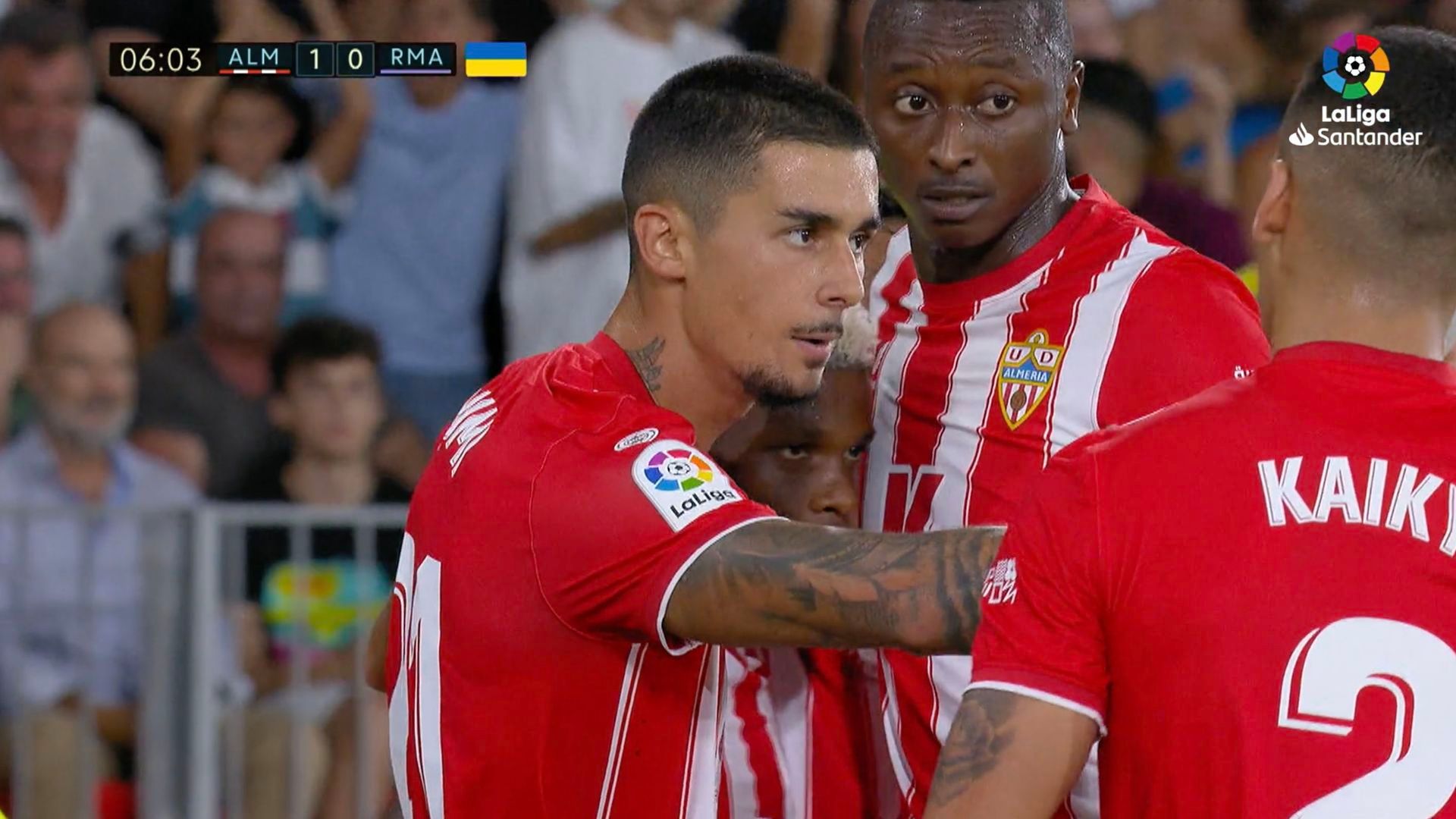 los_jugadores_del_almeria_celebran_el_gol_de_ramazani_001.png