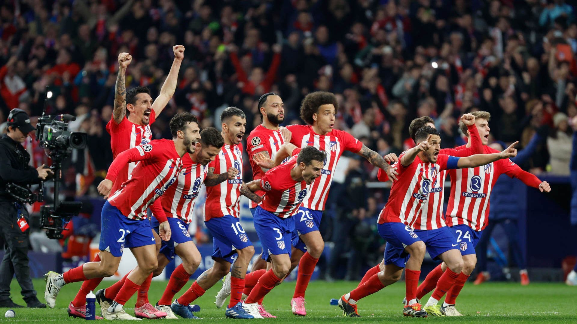los_jugadores_del_atletico_celebran_el_penalti_definitivo_fallado_por_lautaro_foto_efe_001.jpg los_jugadores_del_atletico_celebran_el_penalti_definitivo_fallado_por_lautaro_foto_efe_001.jpg