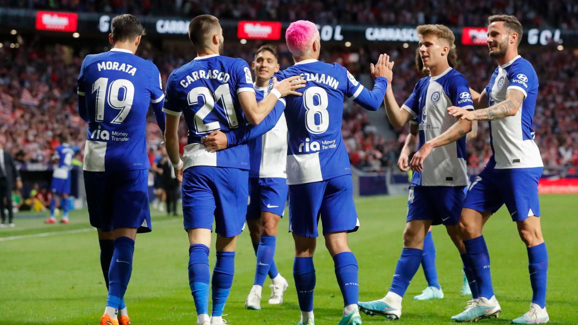 los_jugadores_del_atletico_de_madrid_celebran_el_gol_de_carrasco.jpg