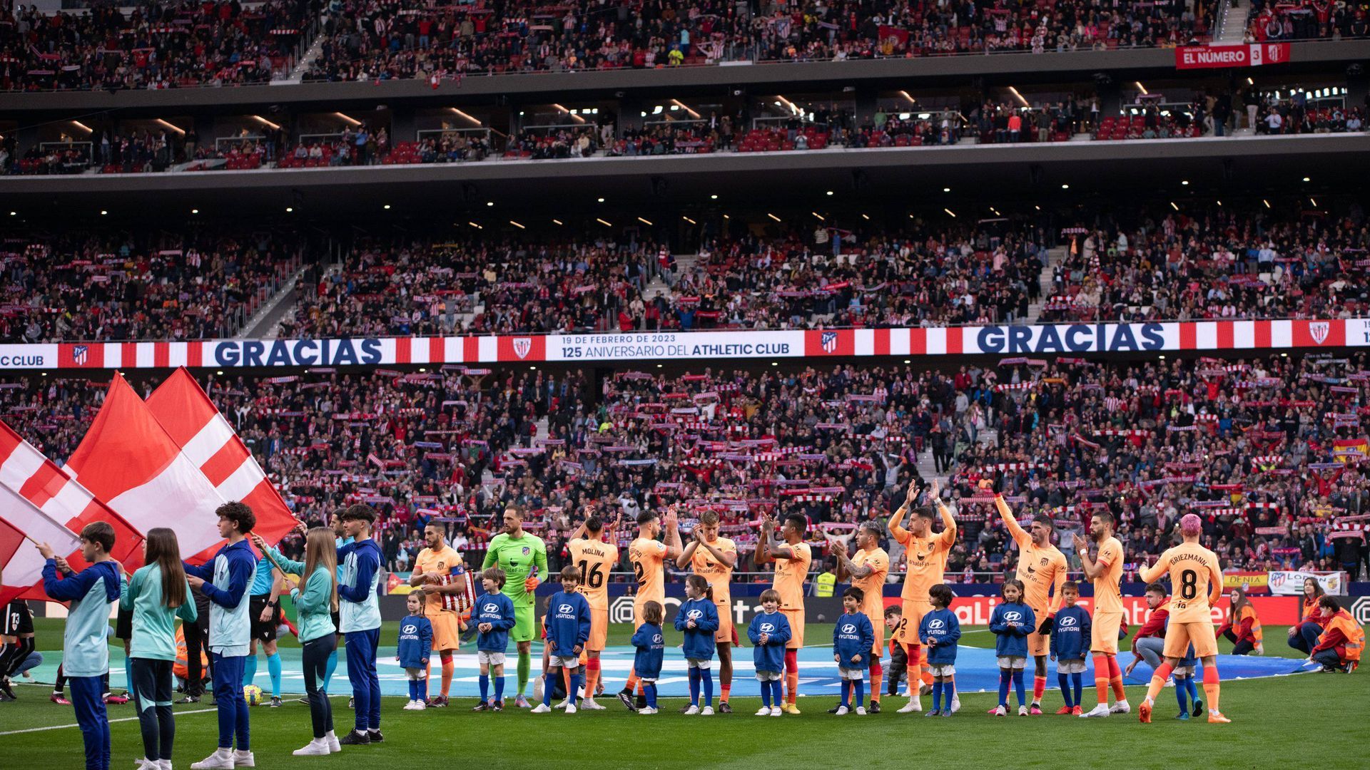 los_jugadores_del_atletico_de_madrid_sobre_el_cesped_del_metropolitano_foto_cordon_pre.jpg