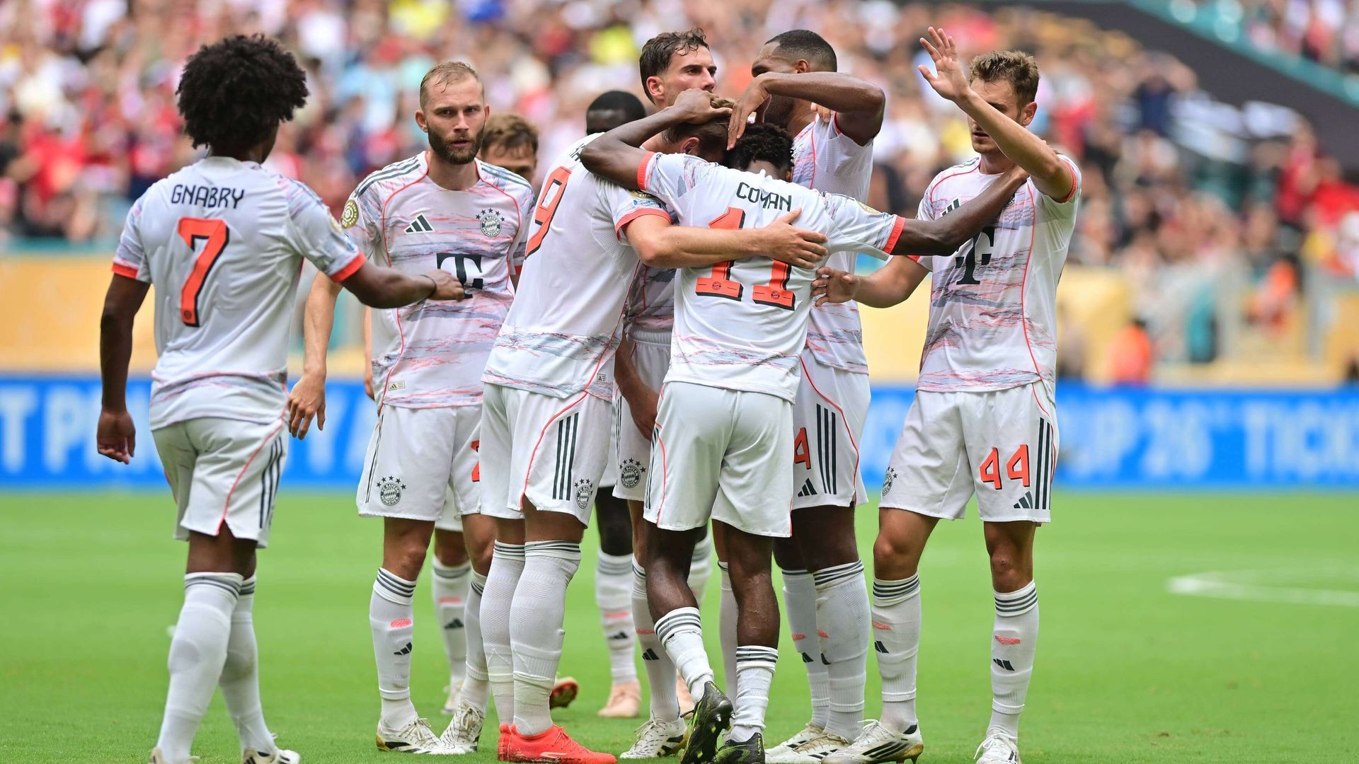 los_jugadores_del_bayern_celebran_uno_de_los_goles_ante_el_flamengo_foto_cordon_press.jpg