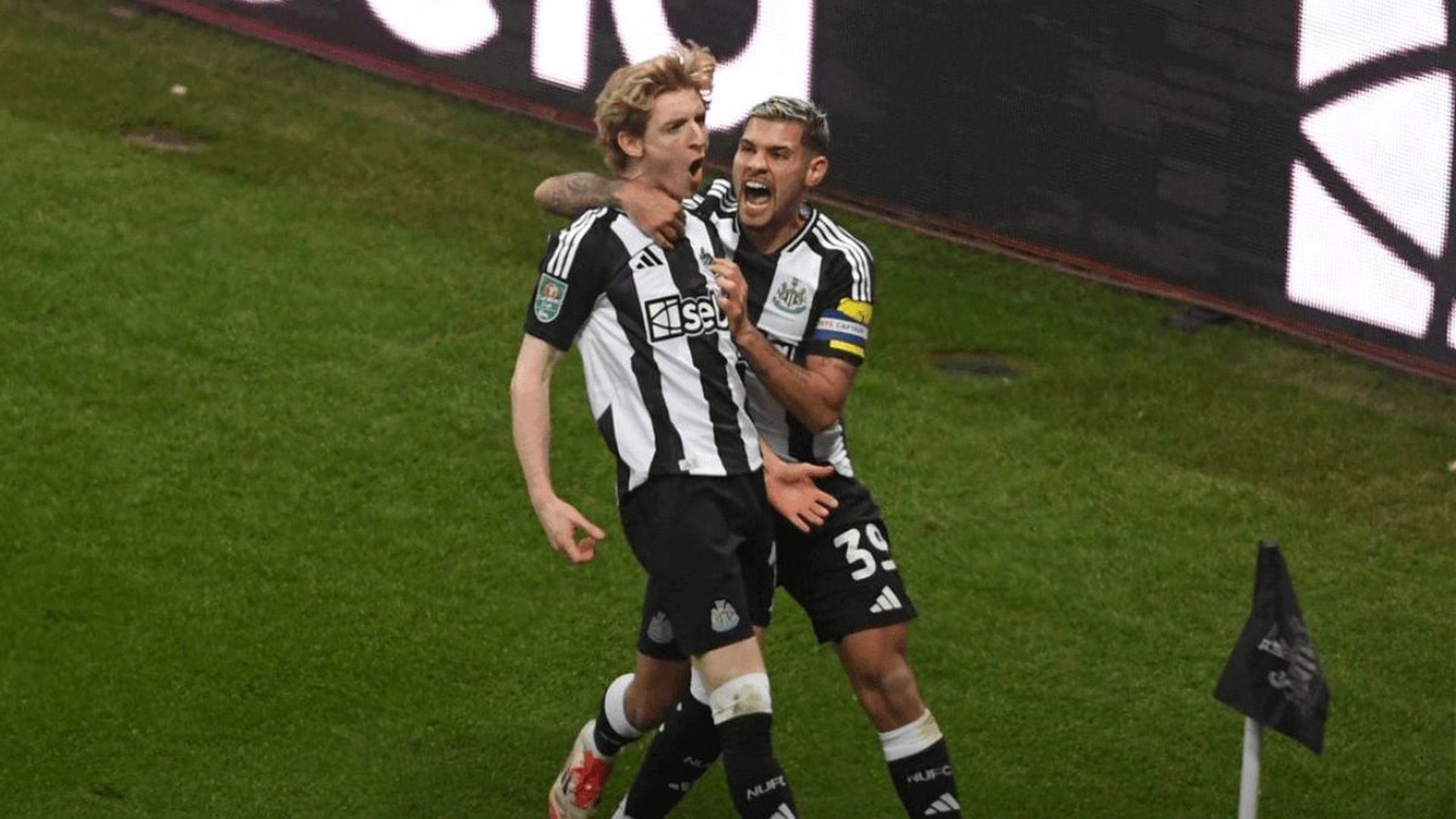 los_jugadores_del_newcastle_celebran_un_gol_ante_el_arsenal_foto_nufc.png los_jugadores_del_newcastle_celebran_un_gol_ante_el_arsenal_foto_nufc.png