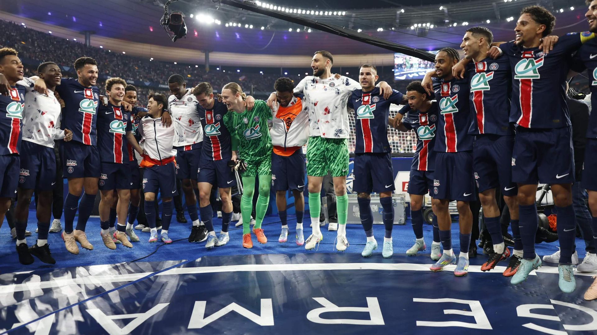 los_jugadores_del_psg_celebran_la_copa_con_su_aficion_foto_psg.jpg