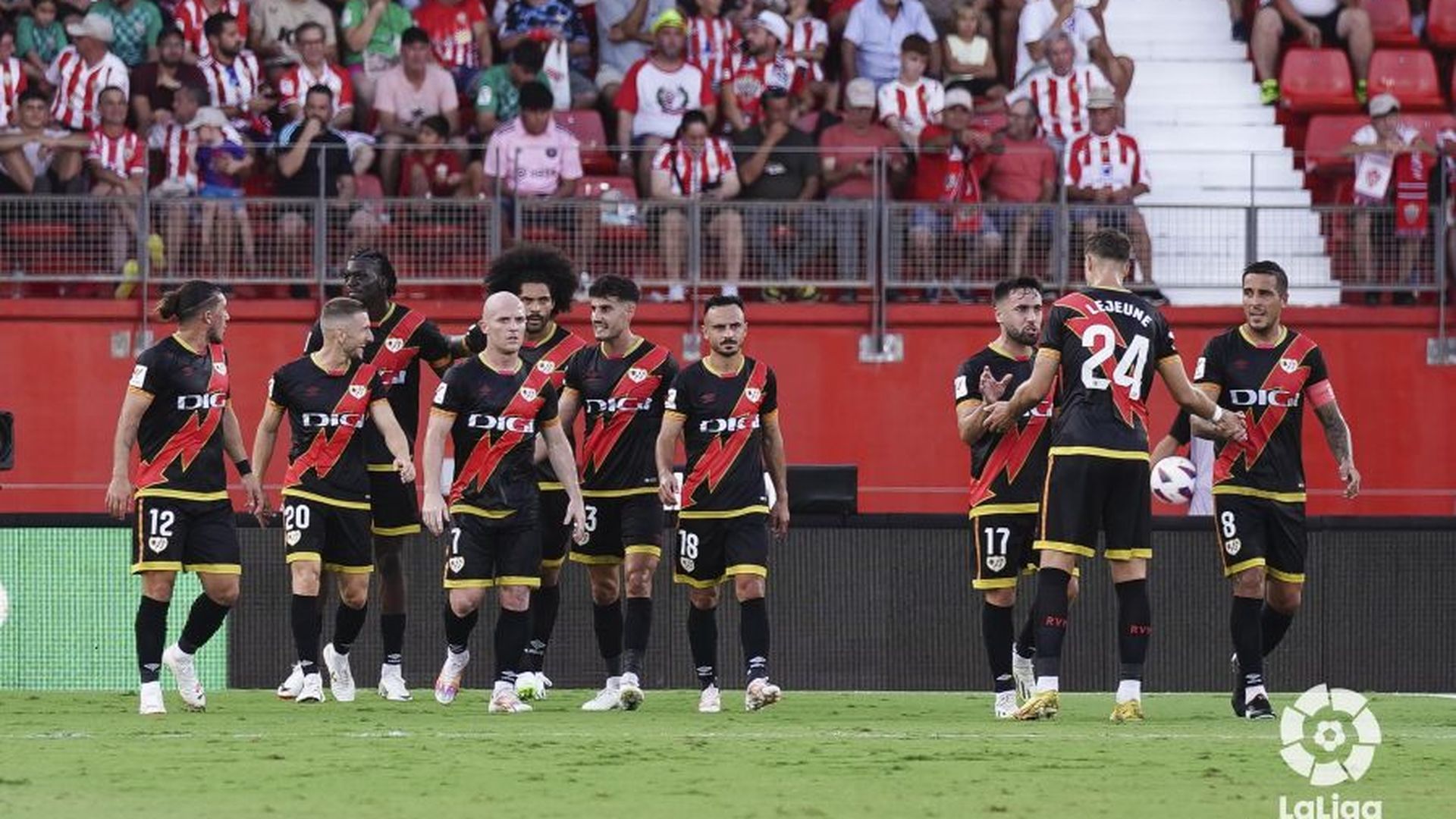 los_jugadores_del_rayo_celebran_uno_de_los_goles_ante_el_almeria_foto_laliga_001.jpeg