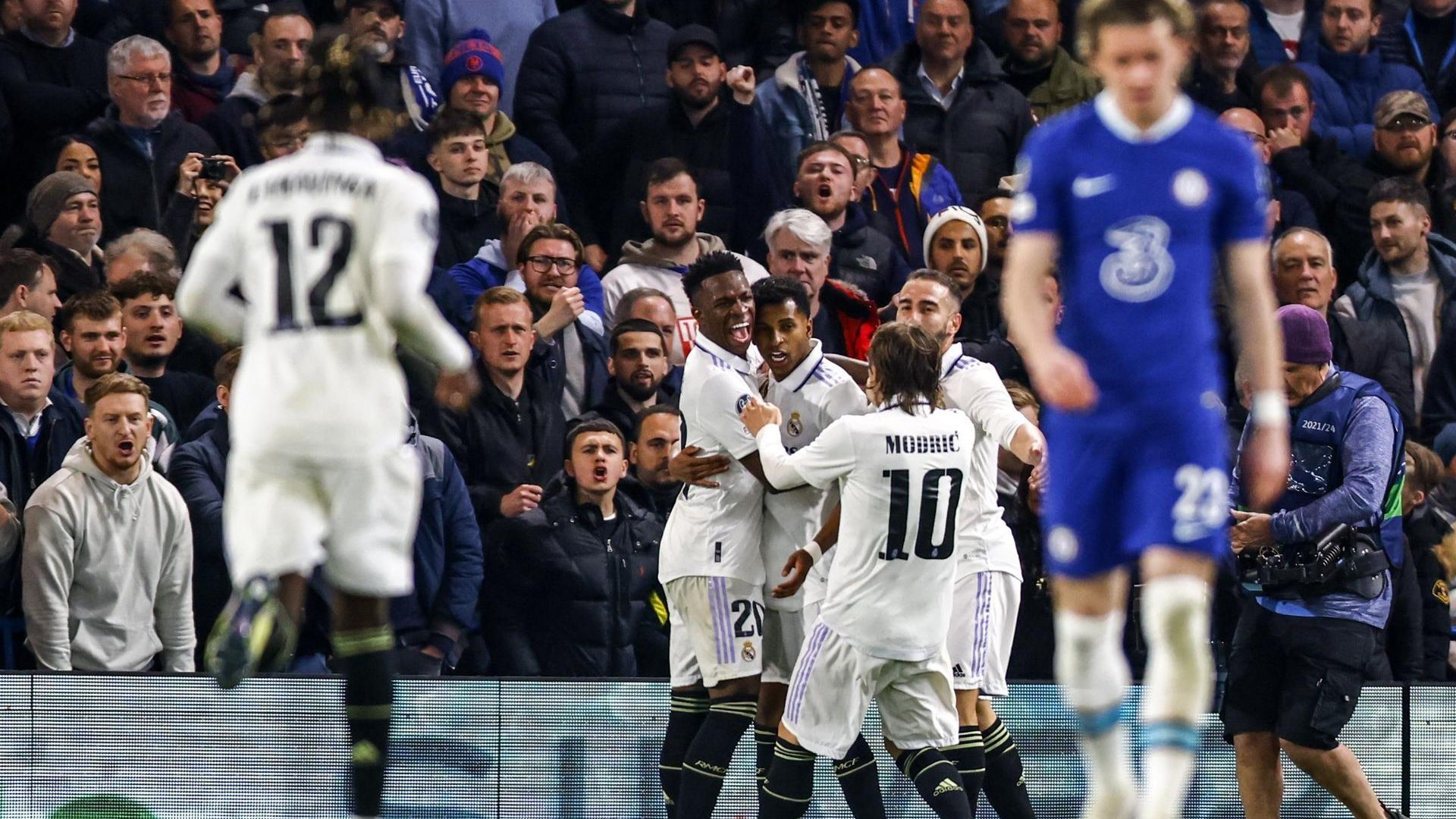 los_jugadores_del_real_madrid_celebran_el_gol_de_rodrygo_en_el_chelsea_real_madrid_001.jpg