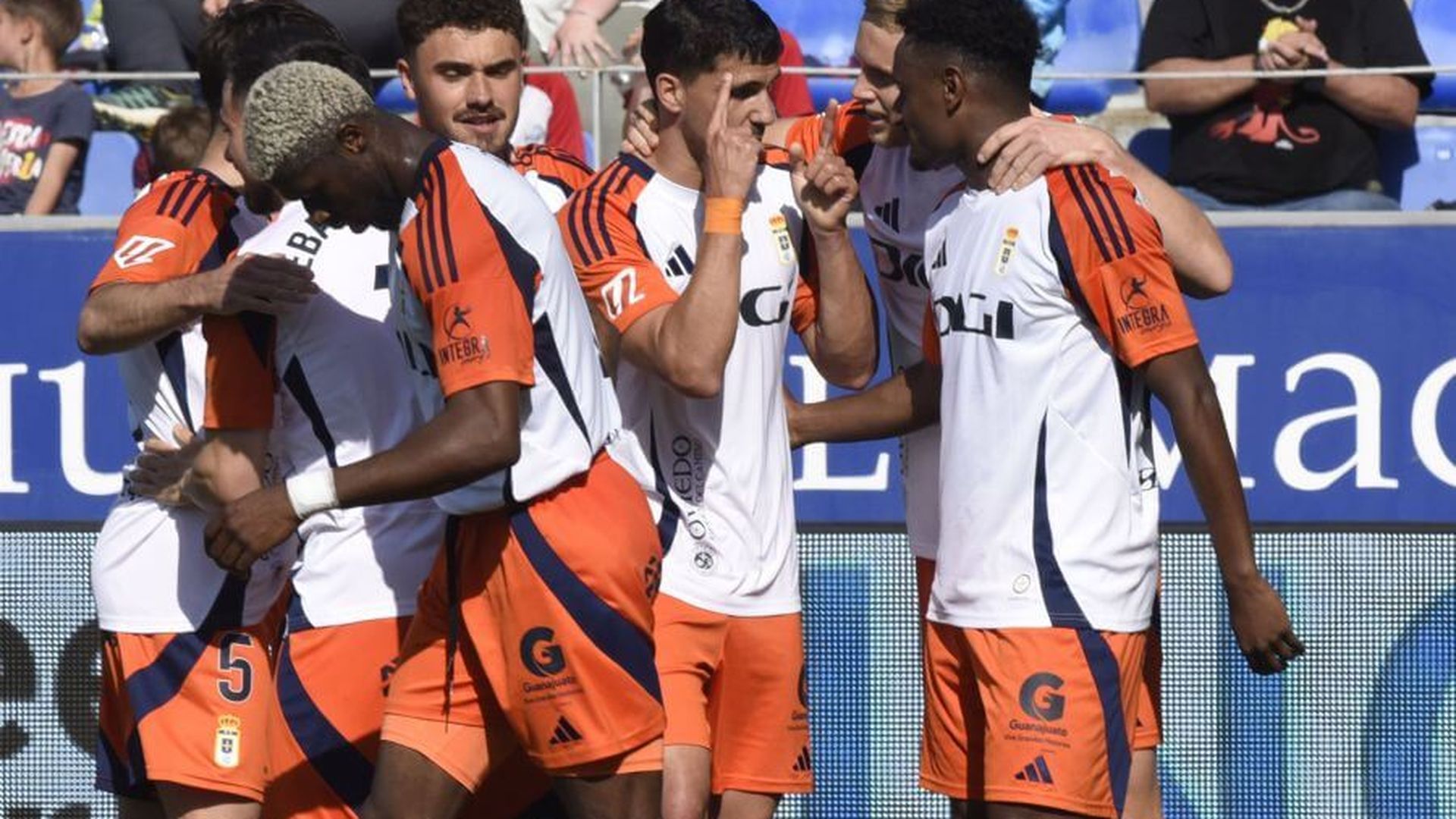 los_jugadores_del_real_oviedo_celebran_un_gol_en_huesca_foto_laliga_001.jpeg