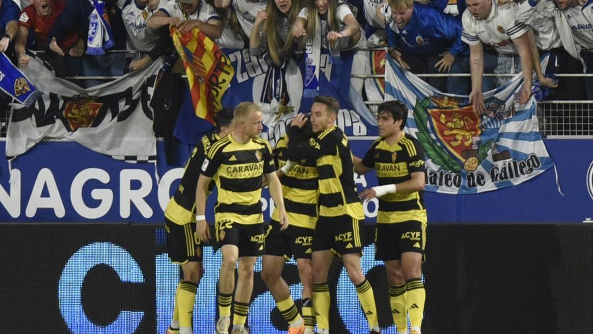 los_jugadores_del_real_zaragoza_celebran_el_gol_al_huesca_foto_laliga.jpeg