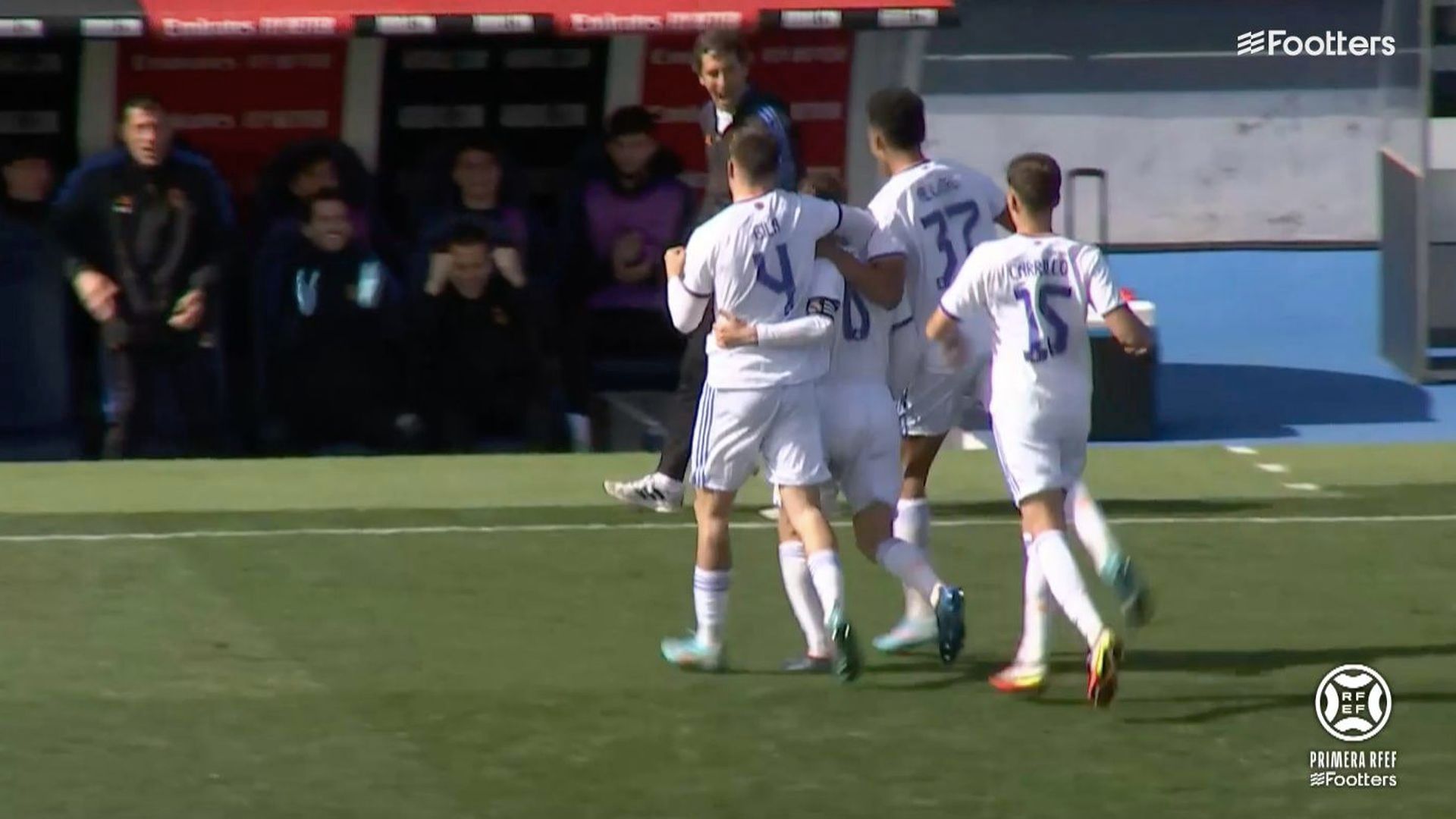 los_jugadores_del_rm_castilla_celebran_un_gol.png