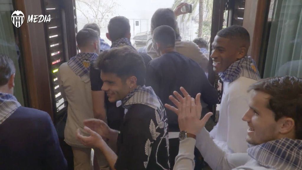 Los jugadores del Valencia CF acuden a la Mascletà