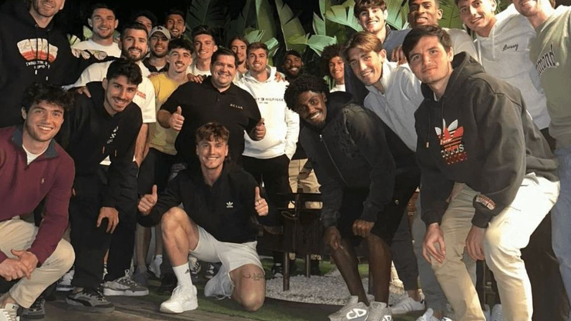 los_jugadores_del_valencia_cf_se_van_de_cena_de_equipo.png