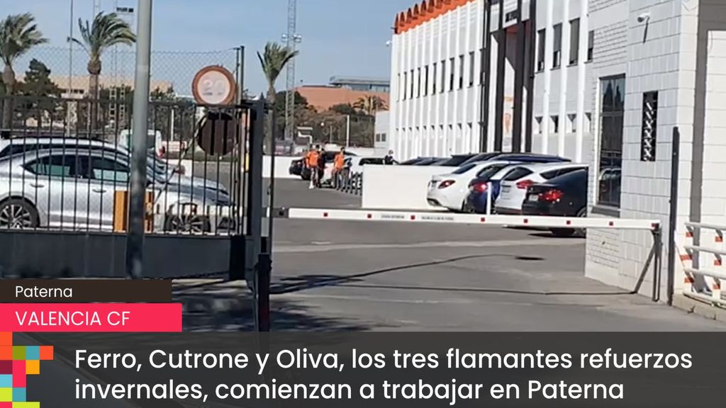 Ferro, Cutrone y Oliva, los flamantes refuerzos invernales, a su llegada a Paterna