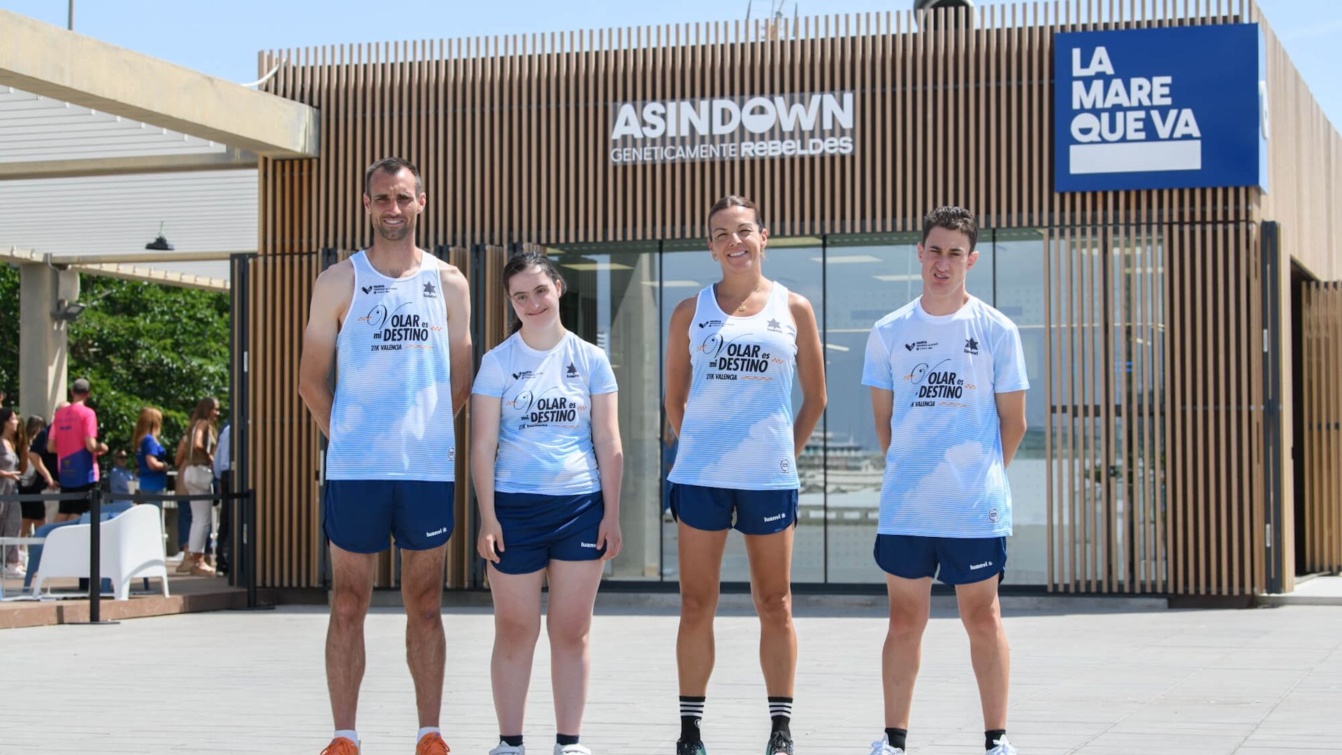 luanvi_y_el_medio_maraton_crean_la_camiseta_destinada_a_volar_en_valencia.jpg luanvi_y_el_medio_maraton_crean_la_camiseta_destinada_a_volar_en_valencia.jpg