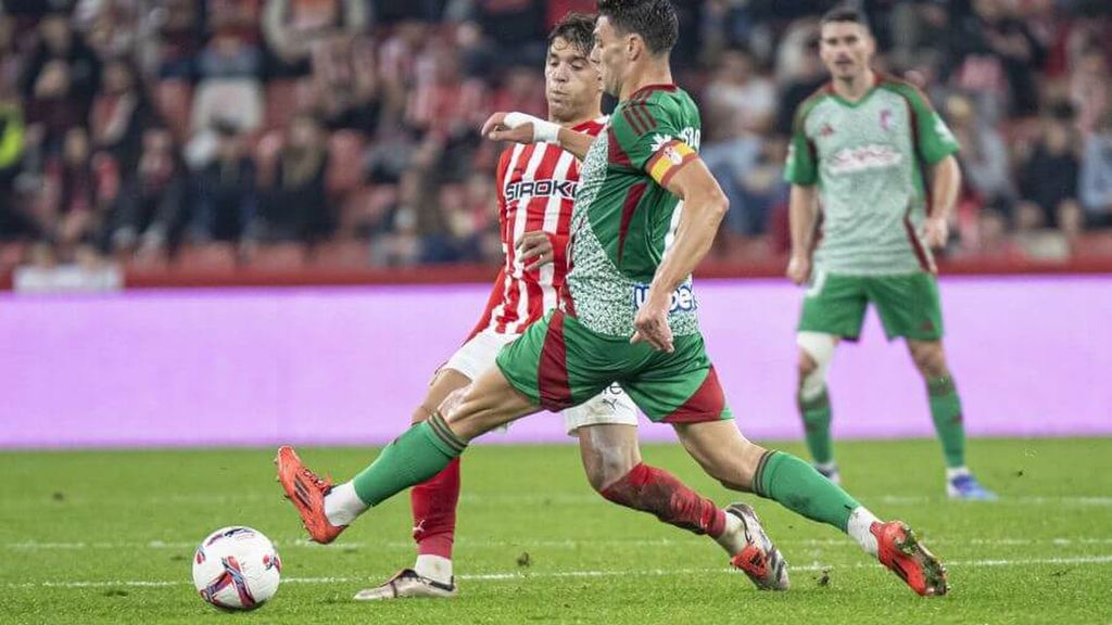 Resumen del Sporting de Gijón 1-2 Granada