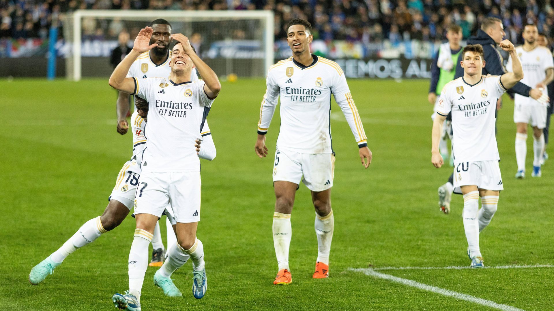 lucas_vazquez_celebra_la_victoria_del_real_madrid_ante_el_alaves.jpg lucas_vazquez_celebra_la_victoria_del_real_madrid_ante_el_alaves.jpg
