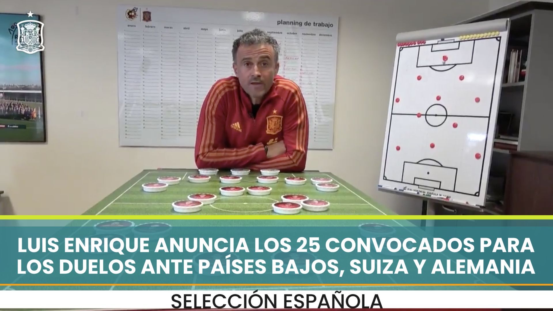 luis_enrique_anunciando_los_25_convocados.jpg