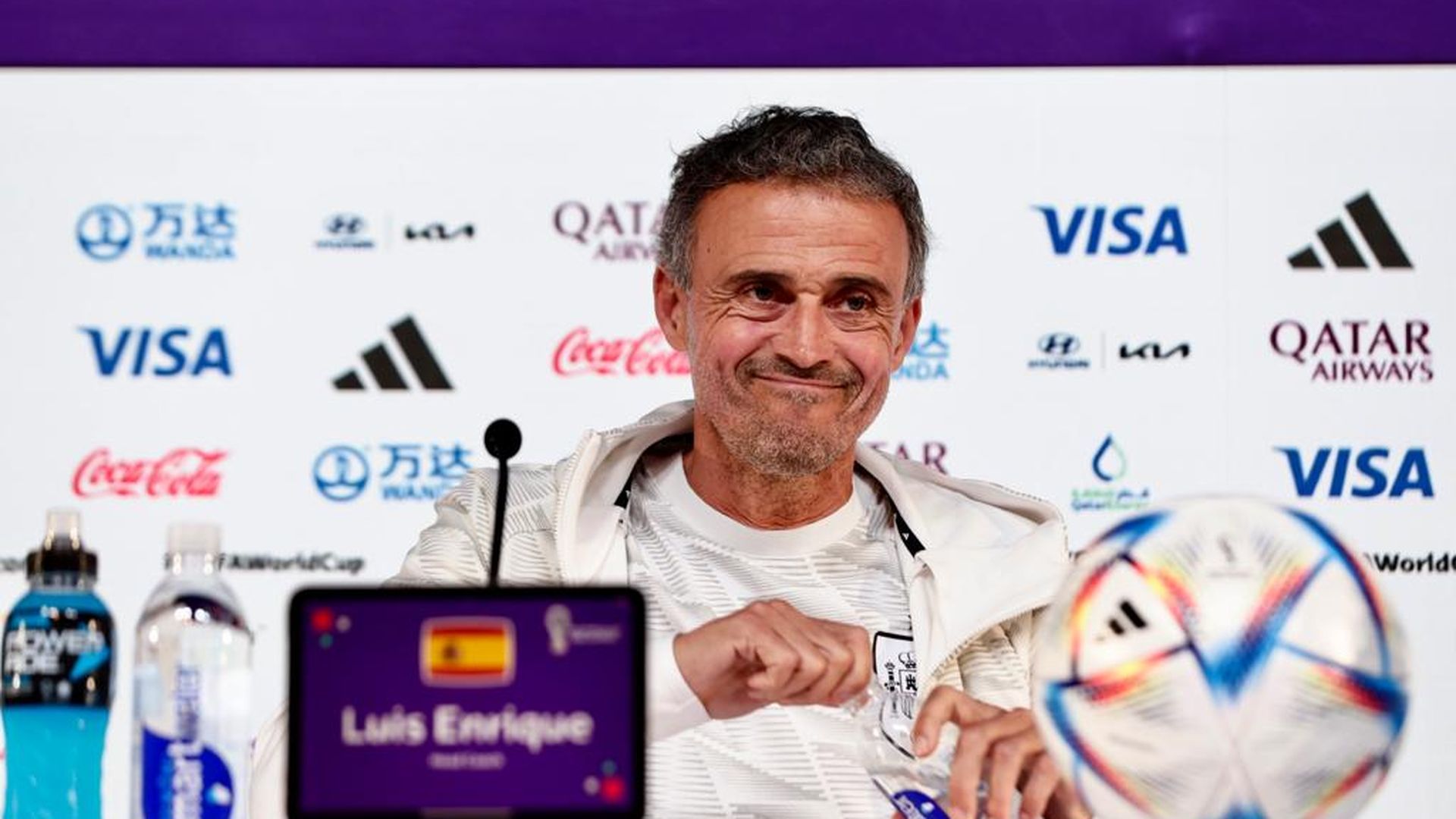 luis_enrique_en_una_rueda_de_prensa_en_el_mundial_de_qatar_foto_rfef__001.jpg