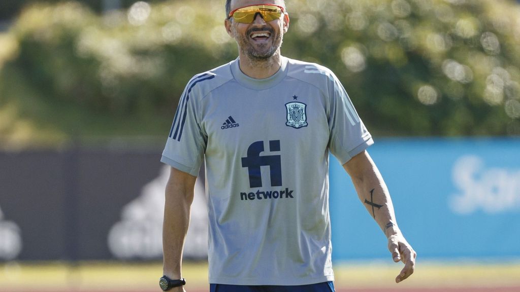 Luis Enrique se lo piensa par la Eurocopa y deshoja la margarita con los posibles futbolistas convocados