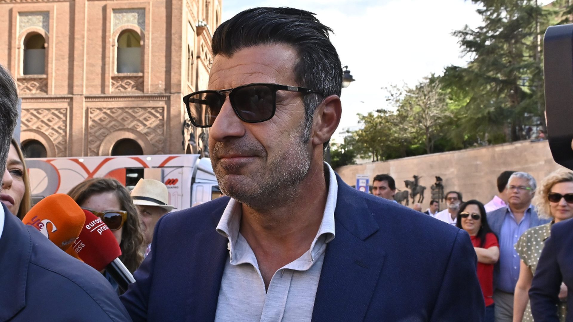 luis_figo_en_un_evento_cordon_press_001.jpg luis_figo_en_un_evento_cordon_press_001.jpg