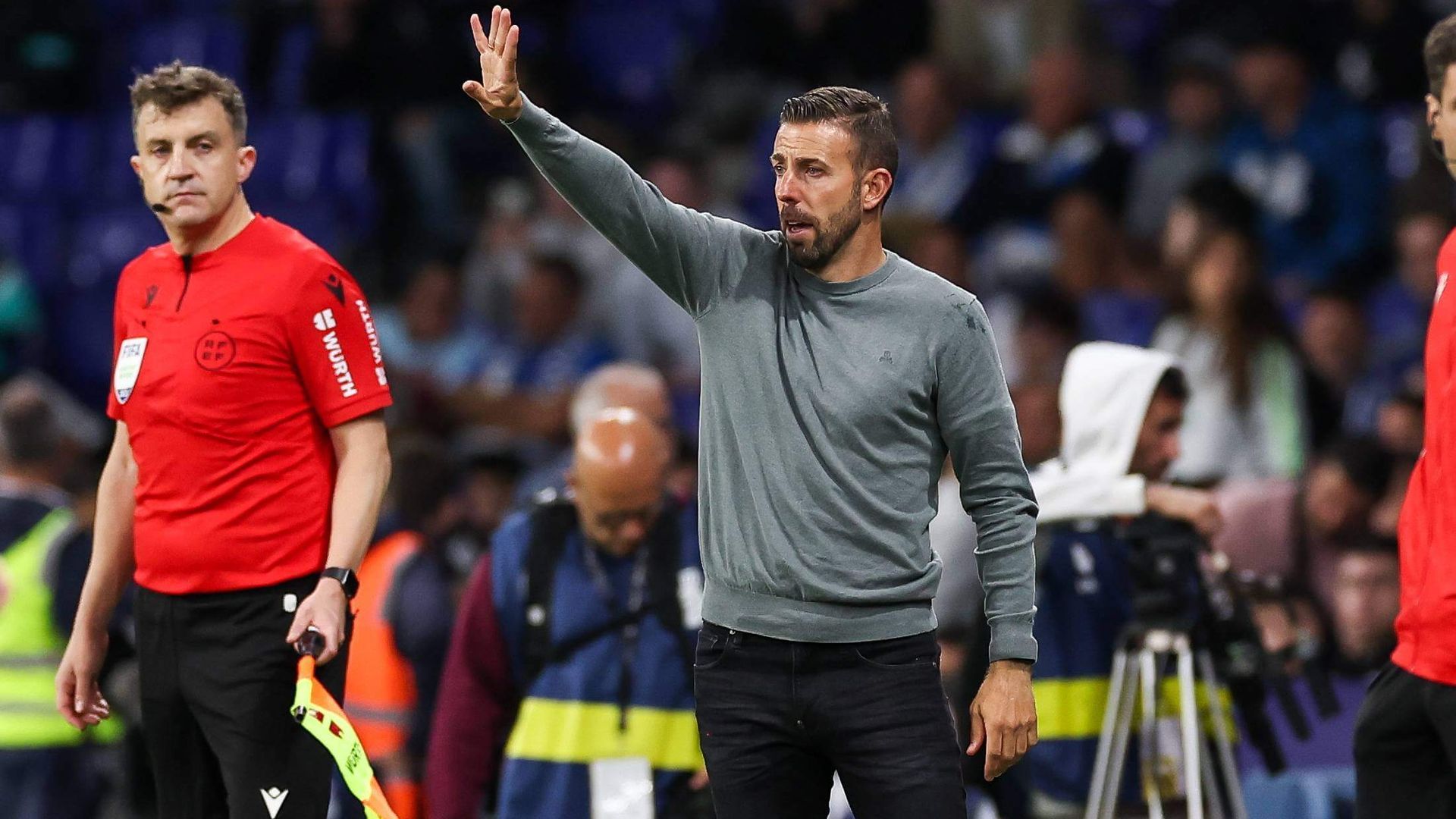 luis_garcia_durante_un_partido_como_tecnico_foto_cordon_press.jpg luis_garcia_durante_un_partido_como_tecnico_foto_cordon_press.jpg