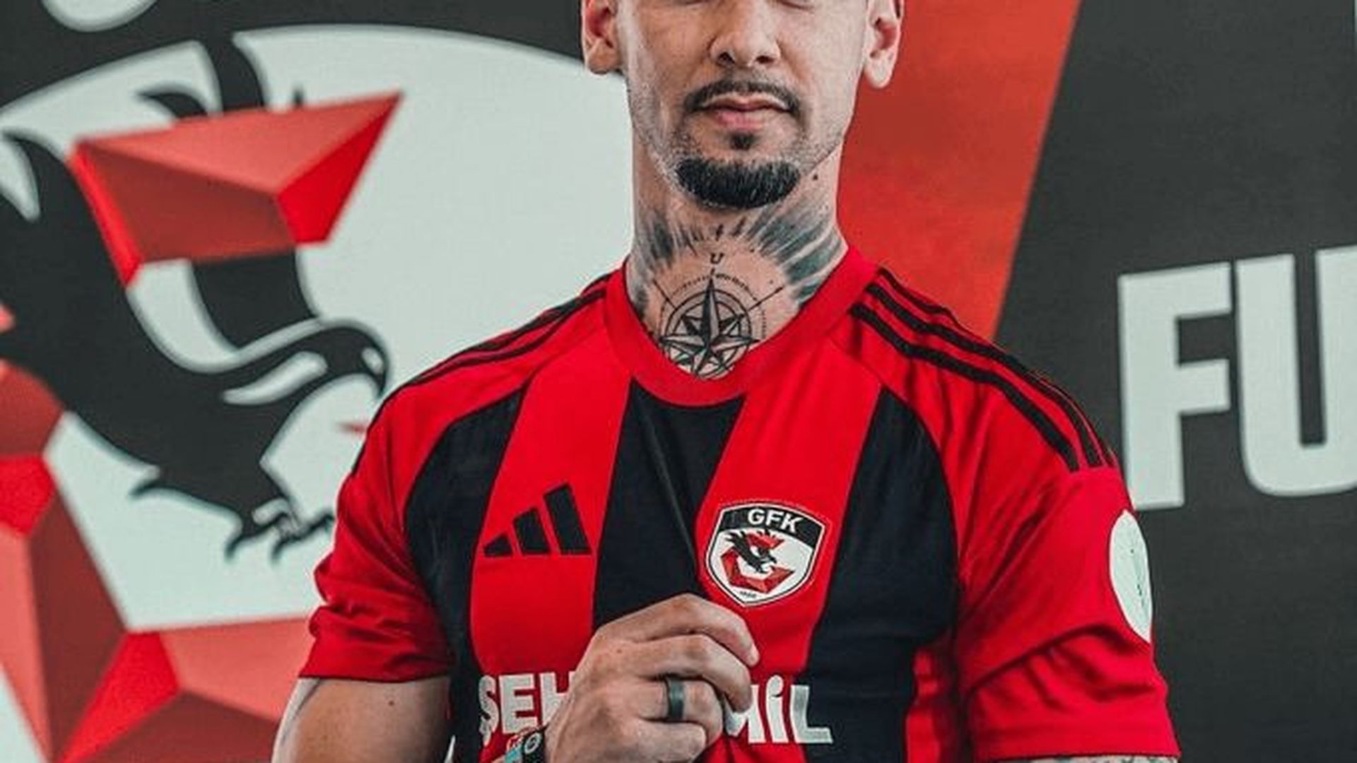 luis_perez_en_el_gaziantep.png luis_perez_en_el_gaziantep.png