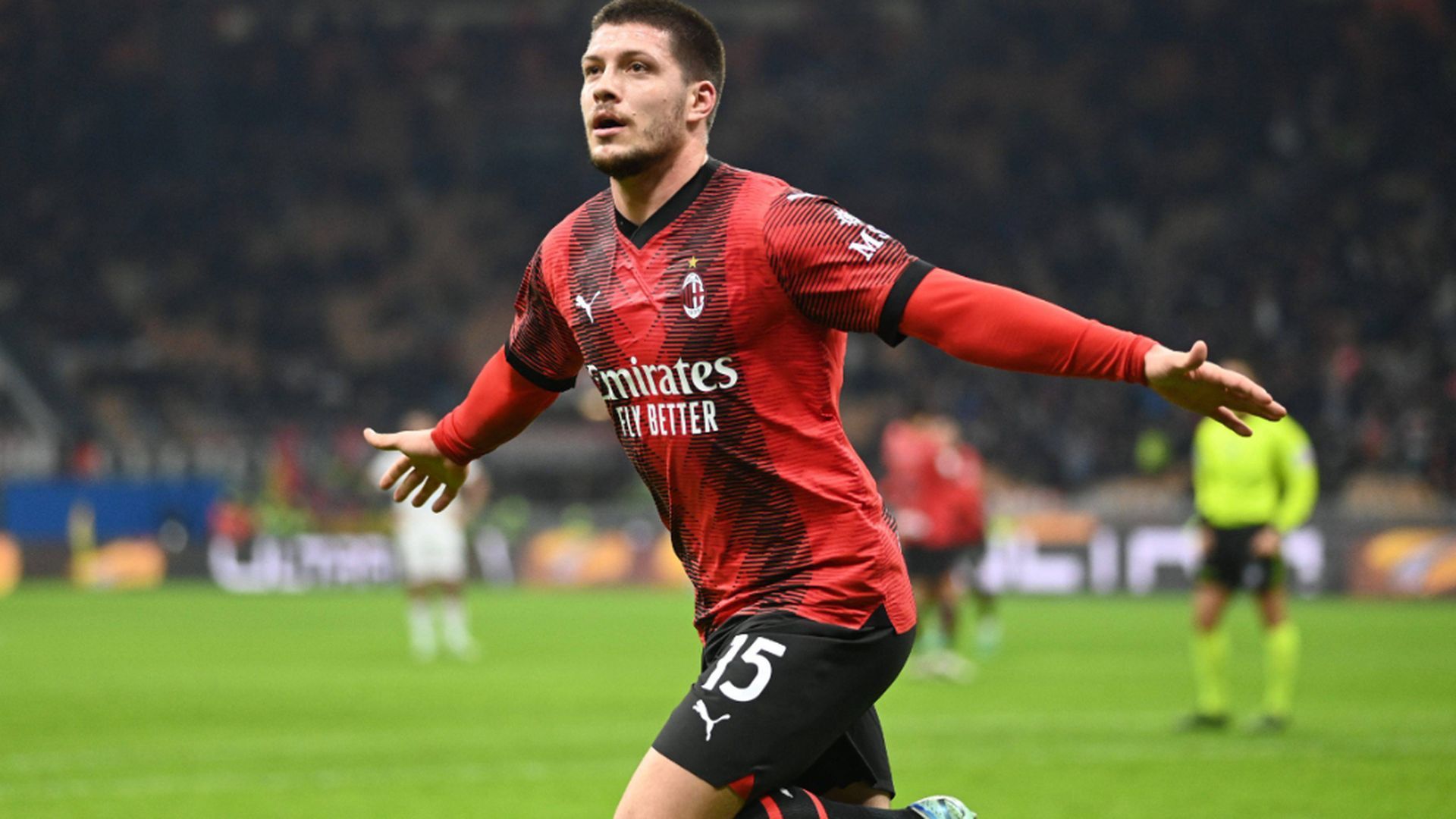 luka_jovic_con_el_milan_fuente_cordon_press_001.jpg luka_jovic_con_el_milan_fuente_cordon_press_001.jpg