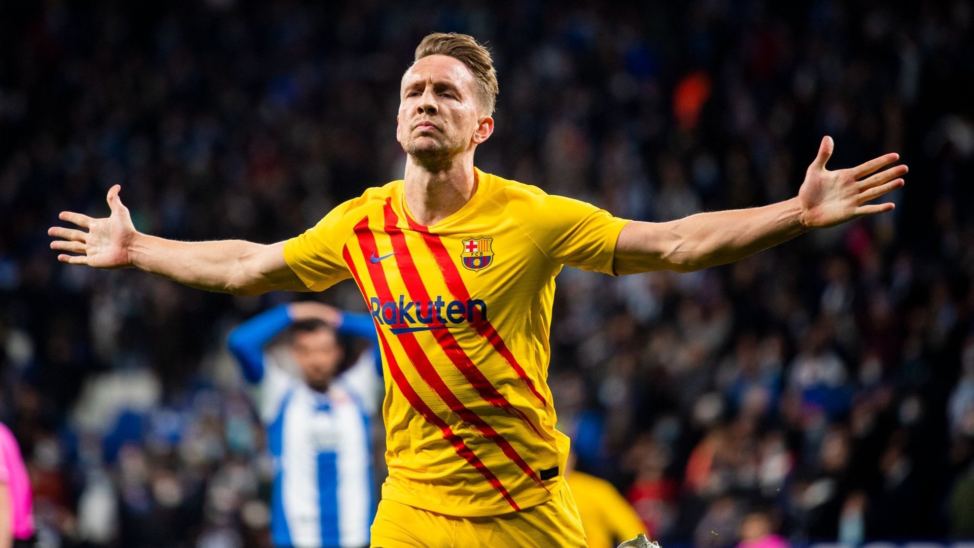 luuk_de_jong_celebra_su_gol_en_el_espanyol_barcelona_foto_fcb_001.jpg