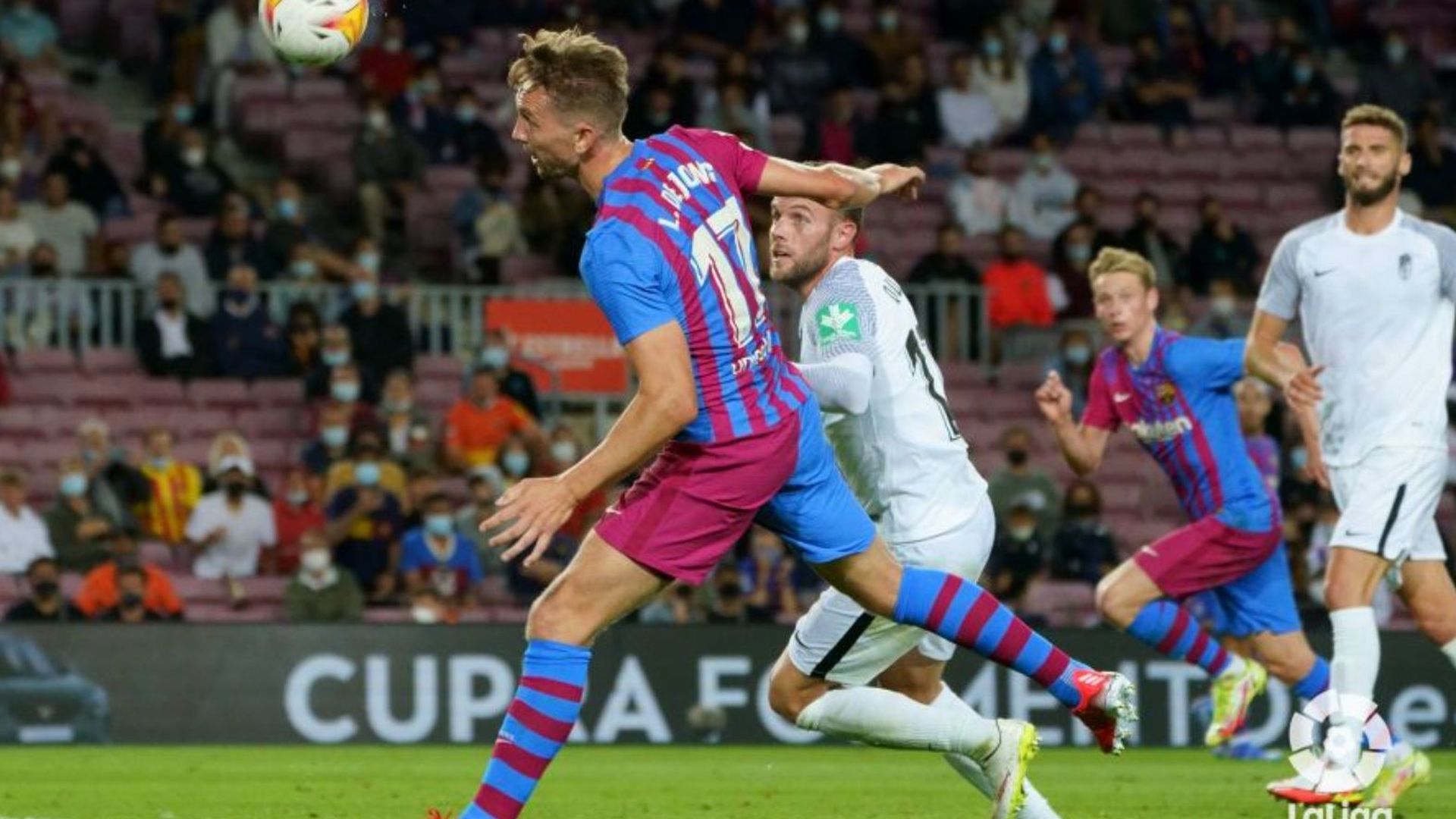 luuk_de_jong_falla_una_ocasion_de_gol_clara_con_el_barcelona.png
