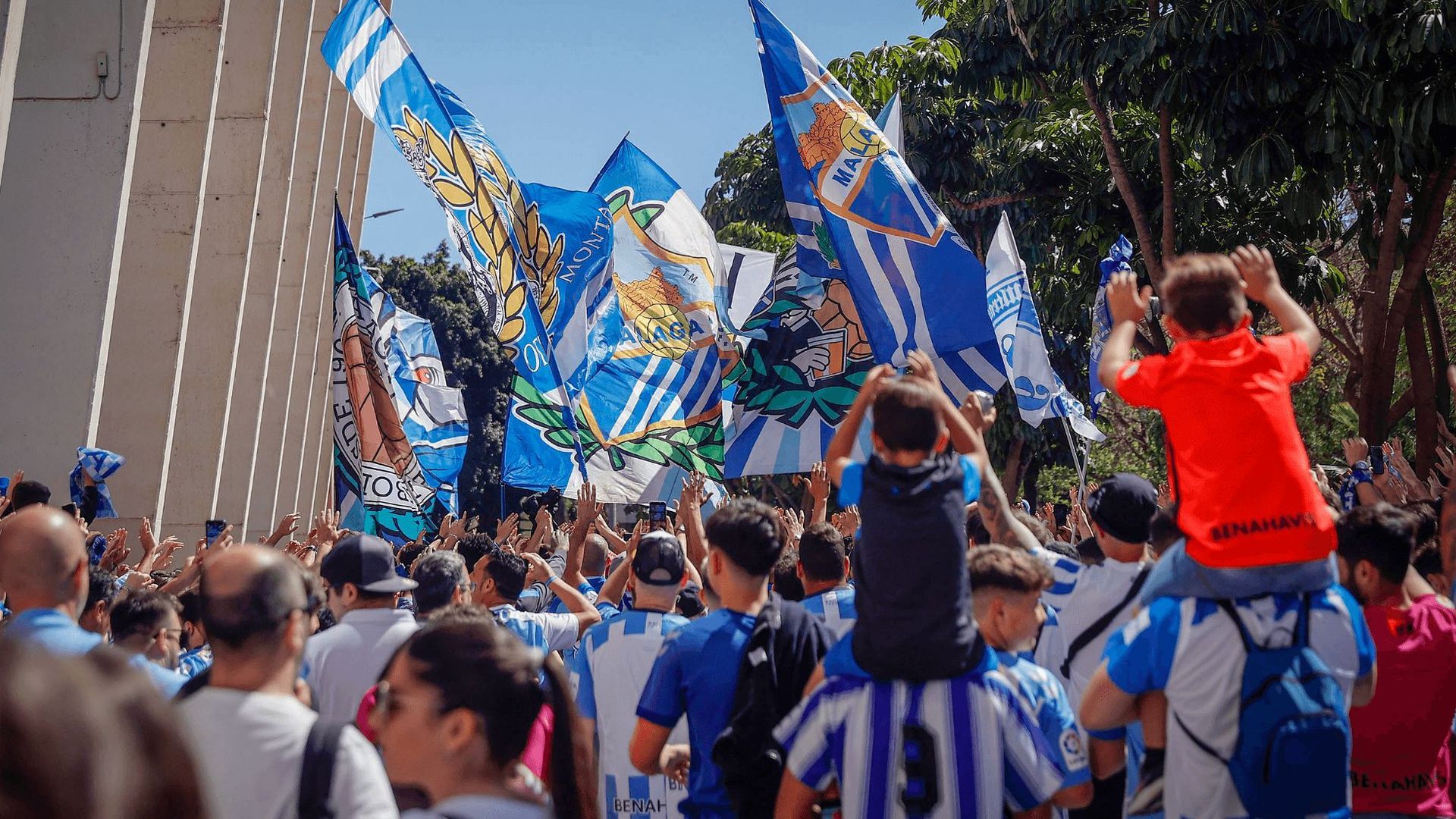 malaga_aficion_recibimiento_la_rosaledapng.png malaga_aficion_recibimiento_la_rosaledapng.png