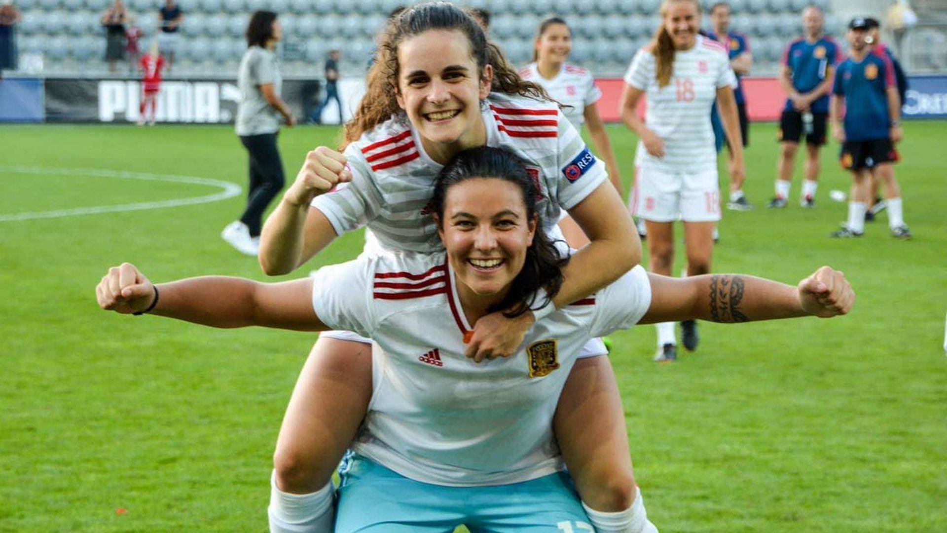 malena_mieres_y_tere_abelleira_campeonas_de_europa_con_espana_sub_19_001.jpg