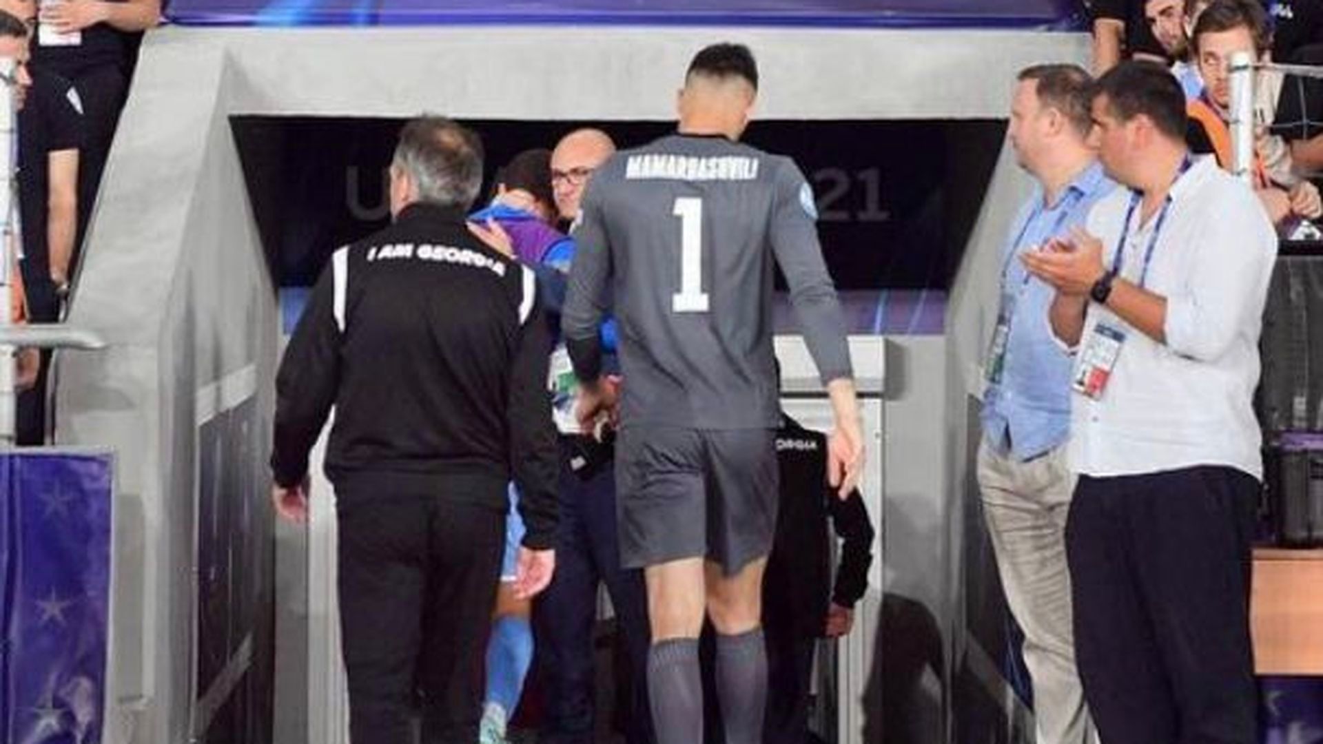 mamardashvili_se_marcha_abatido_001.png mamardashvili_se_marcha_abatido_001.png