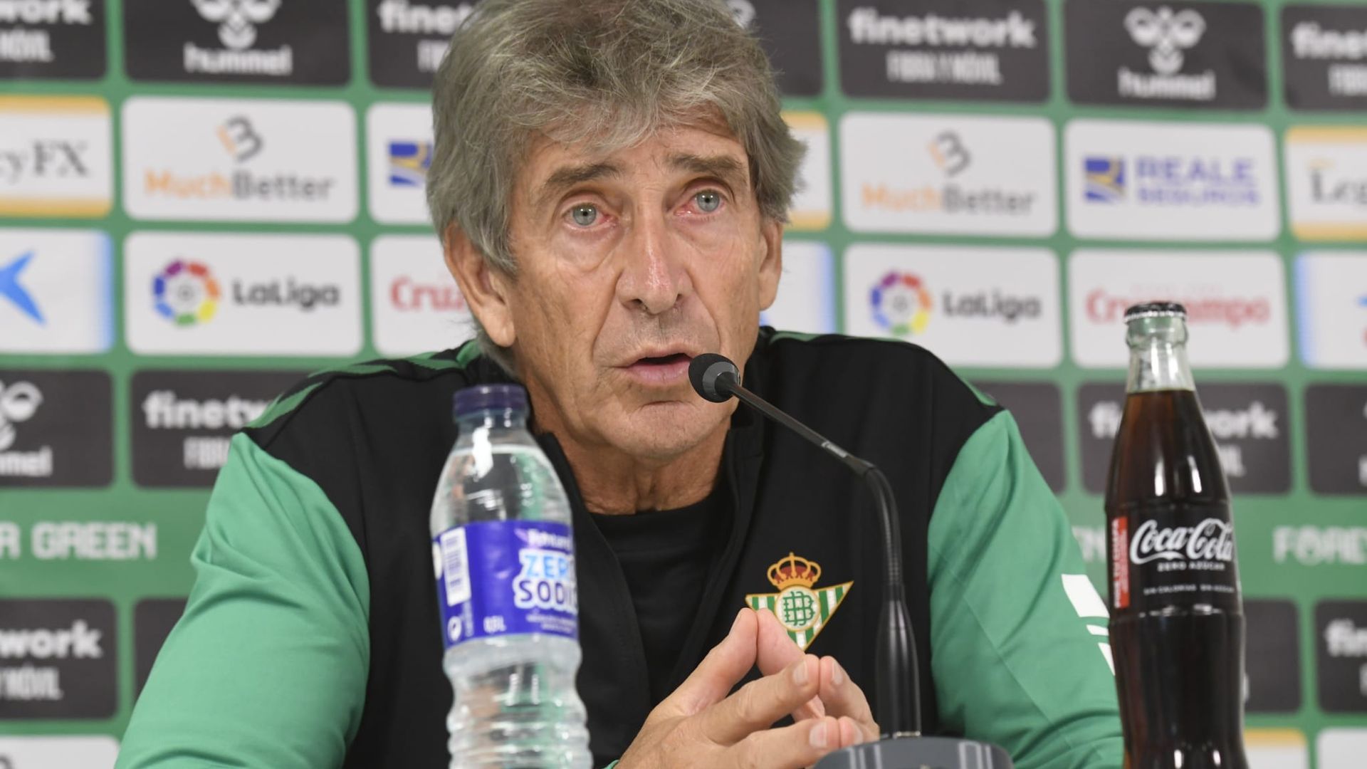 manuel_pellegrini_en_sala_de_prensa_foto_kiko_hurtado_003.jpeg manuel_pellegrini_en_sala_de_prensa_foto_kiko_hurtado_003.jpeg