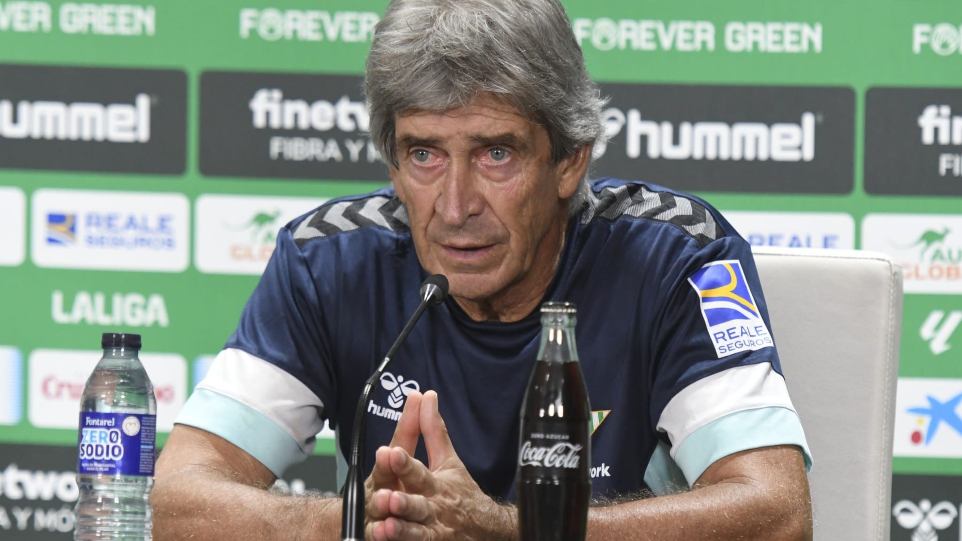 manuel_pellegrini_en_sala_de_prensa_foto_kiko_hurtado.jpeg