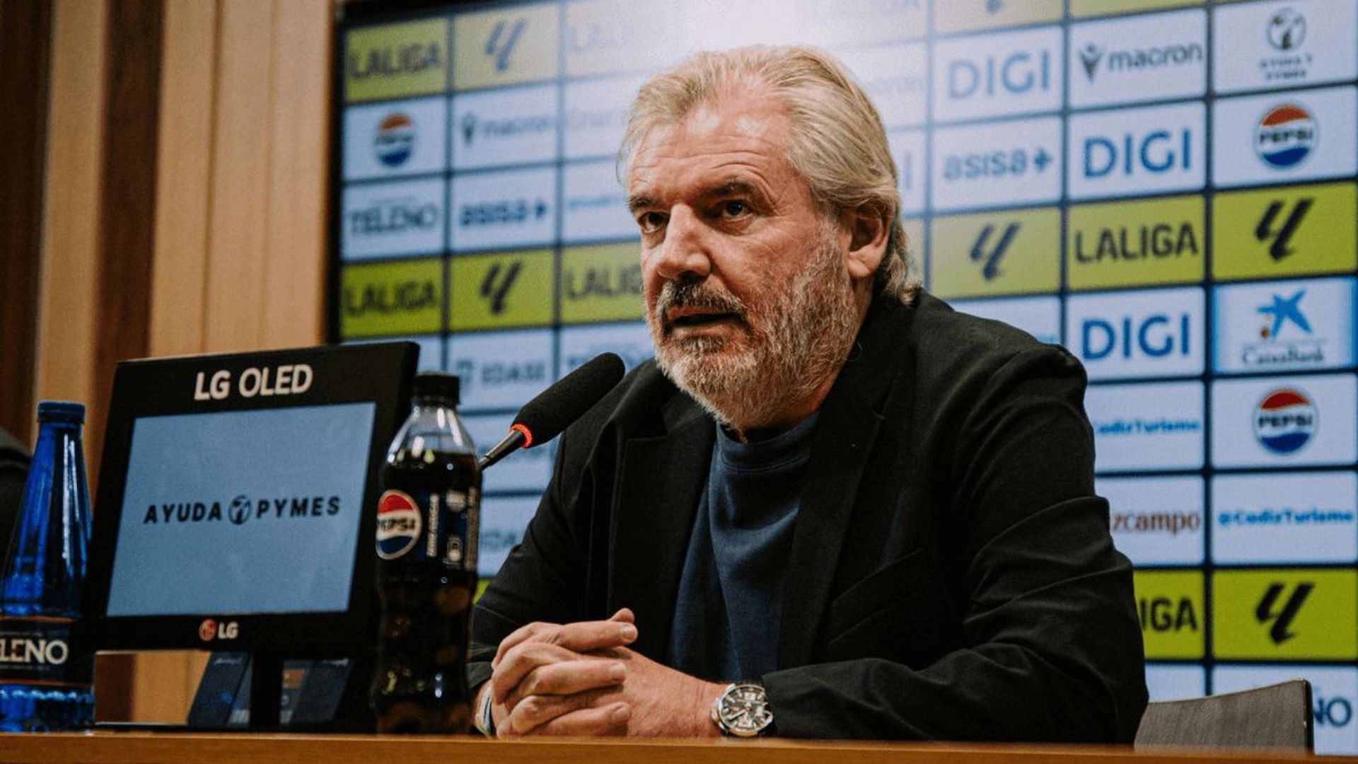 manuel_vizcaino_en_rueda_de_prensa_foto_ccf_001.png manuel_vizcaino_en_rueda_de_prensa_foto_ccf_001.png