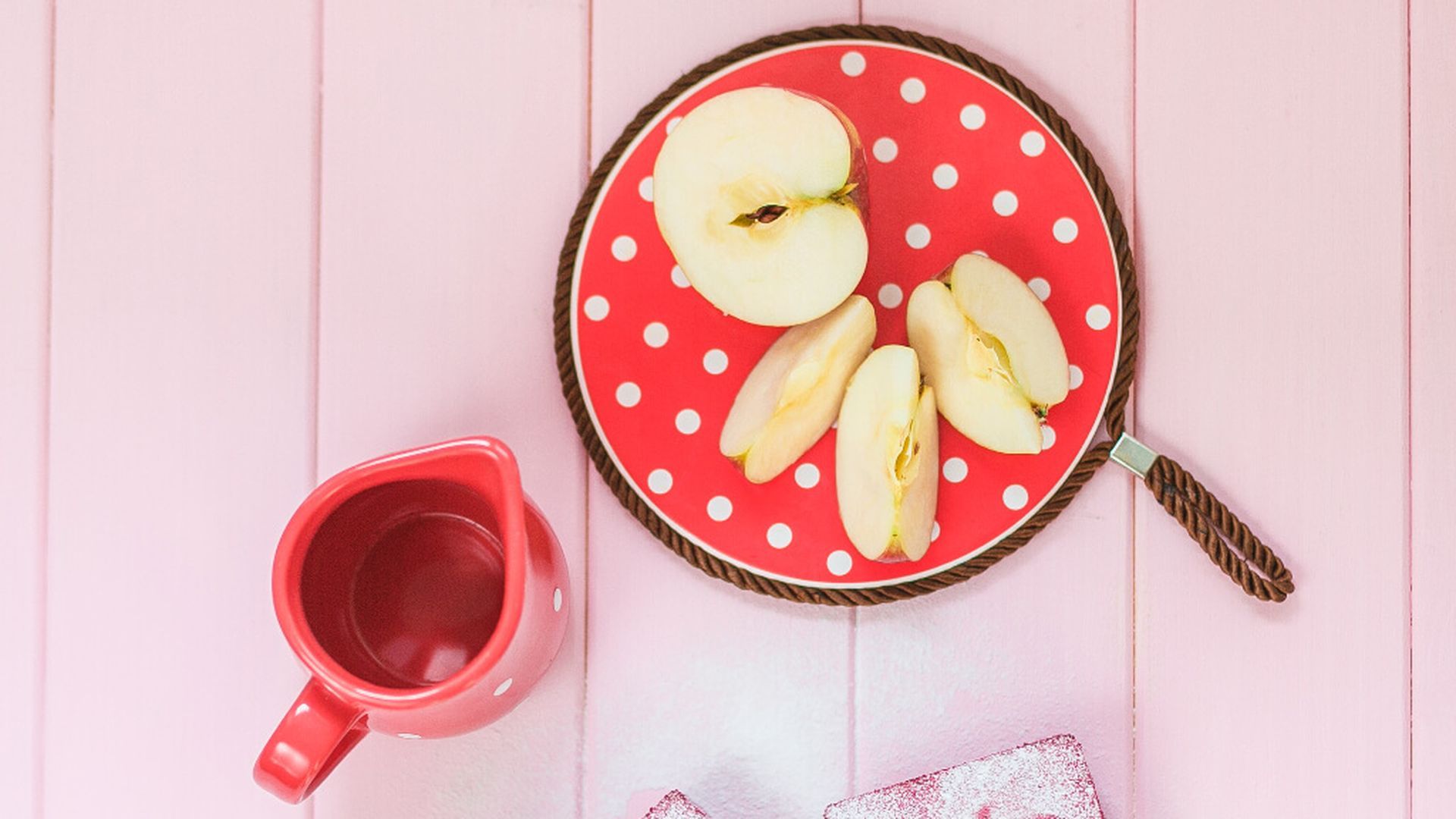 manzana_aguajpg.jpg manzana_aguajpg.jpg