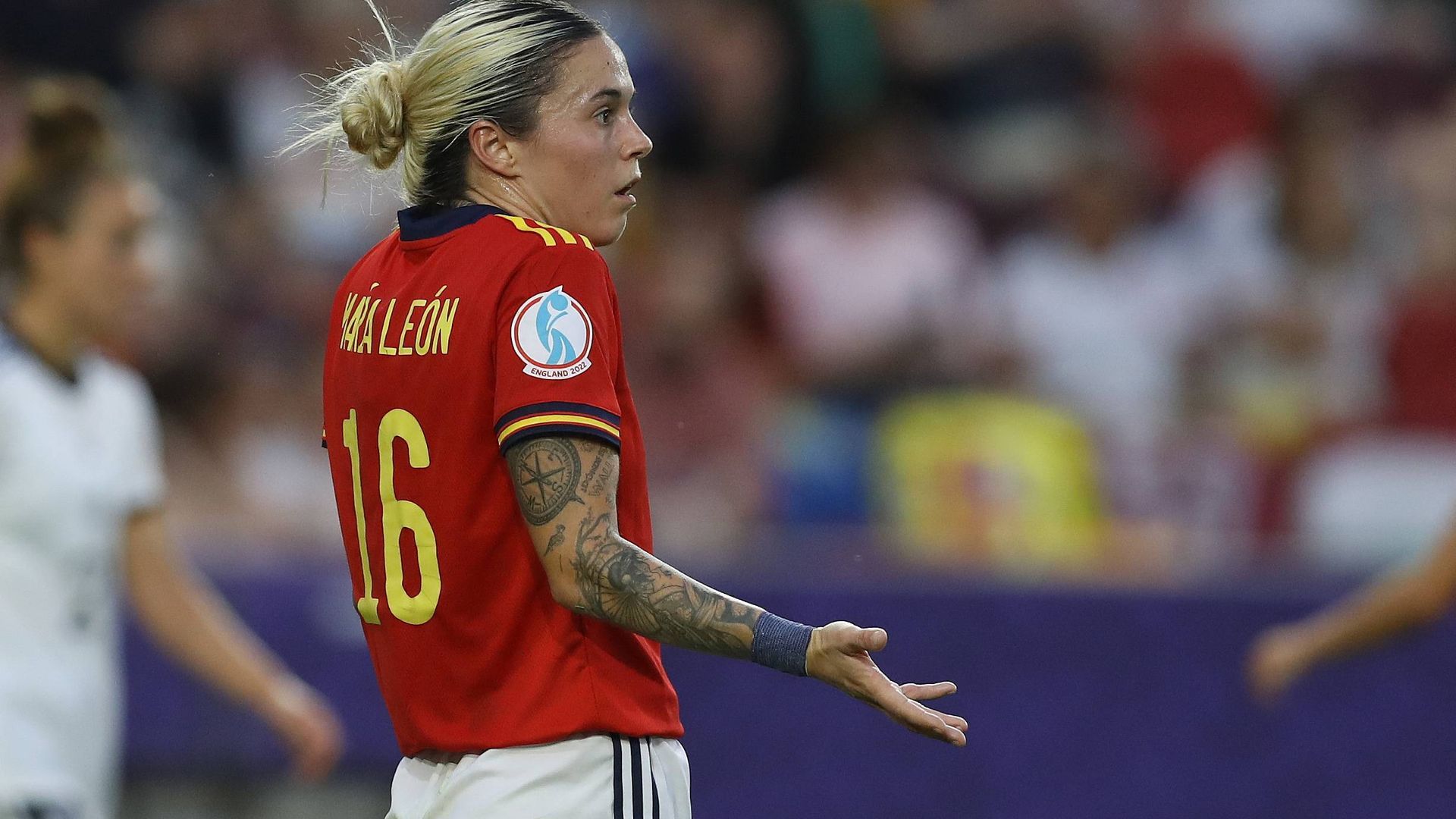 mapi_leon_en_un_partido_de_la_seleccion_femenina_durante_la_eurocopa.jpeg mapi_leon_en_un_partido_de_la_seleccion_femenina_durante_la_eurocopa.jpeg