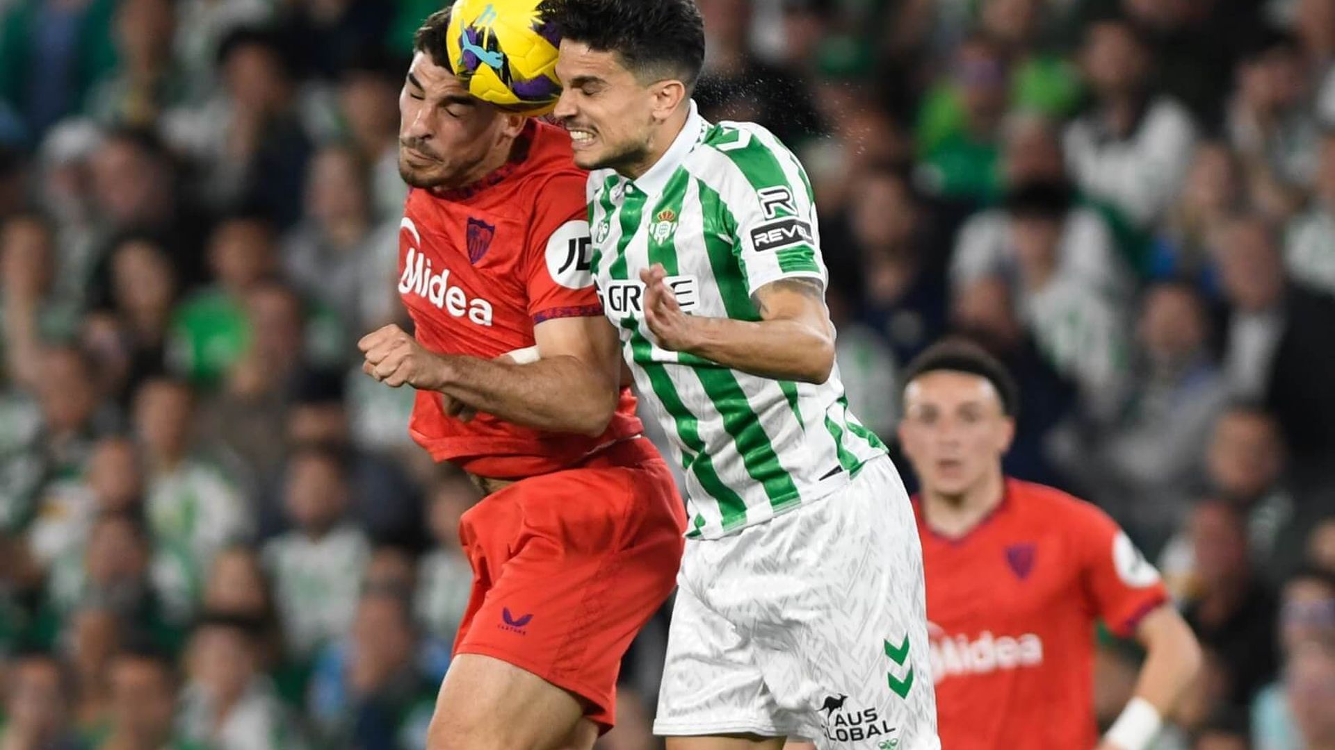 marc_bartra_durante_el_betis_sevilla_foto_kiko_hurtado_001.jpeg