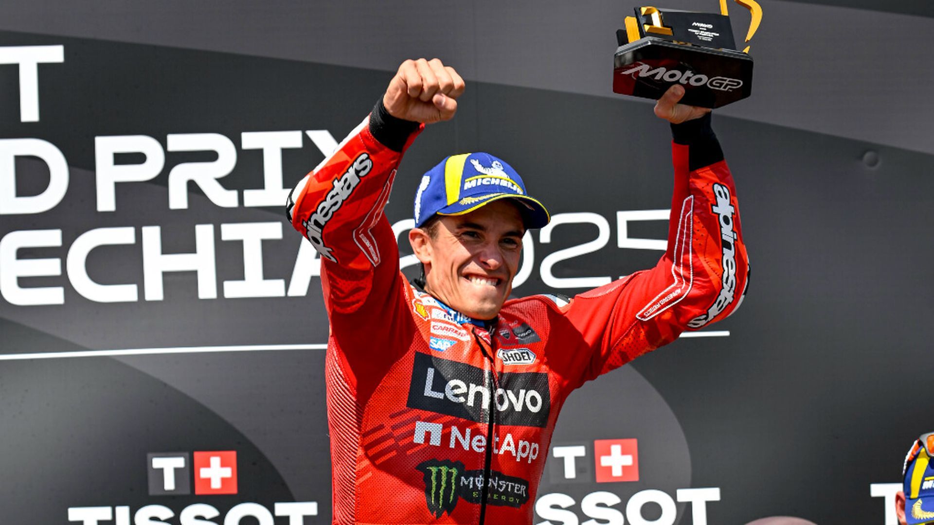 marc_marquez_celebrando_el_triunfo_en_republica_checa_foto_cordon_press.jpg marc_marquez_celebrando_el_triunfo_en_republica_checa_foto_cordon_press.jpg