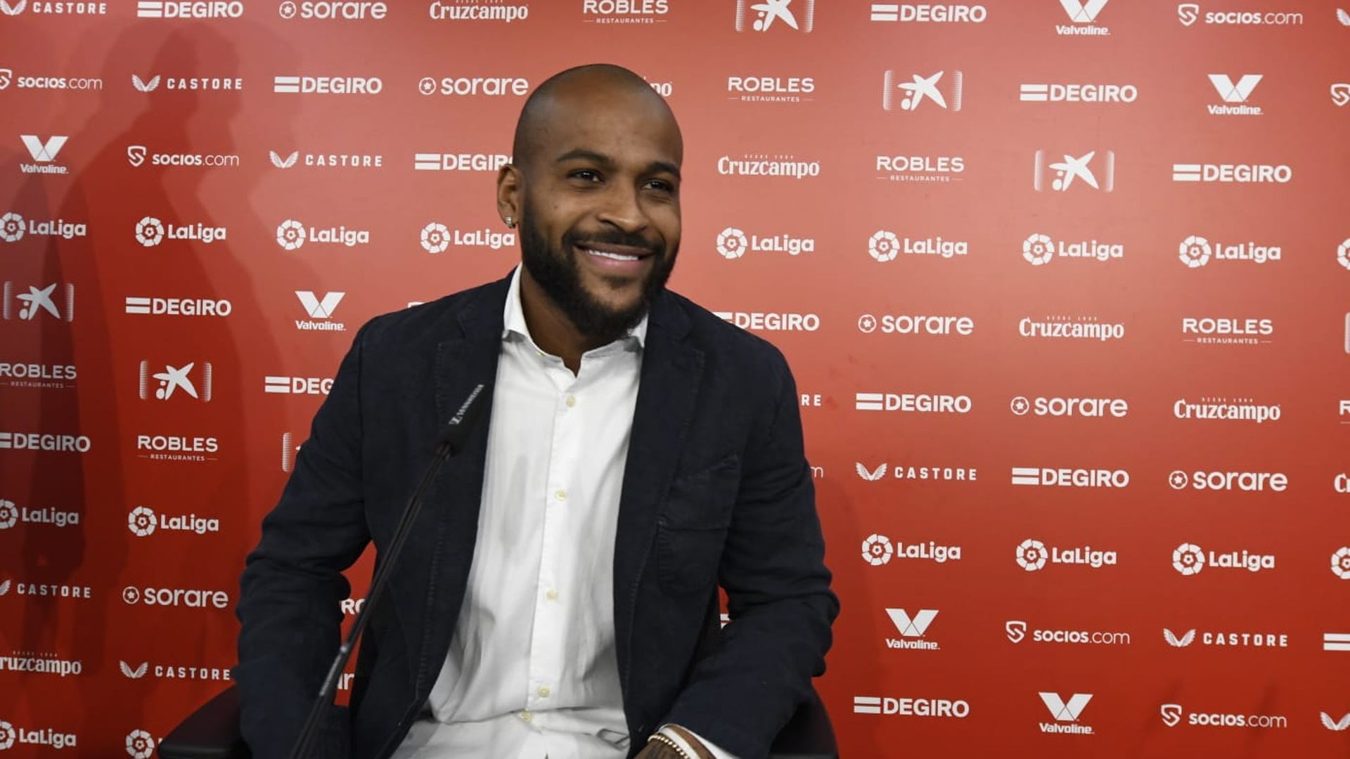 marcao_en_su_presentacion_como_nuevo_jugador_del_sevilla_foto_kiko_hurtado_001.jpeg