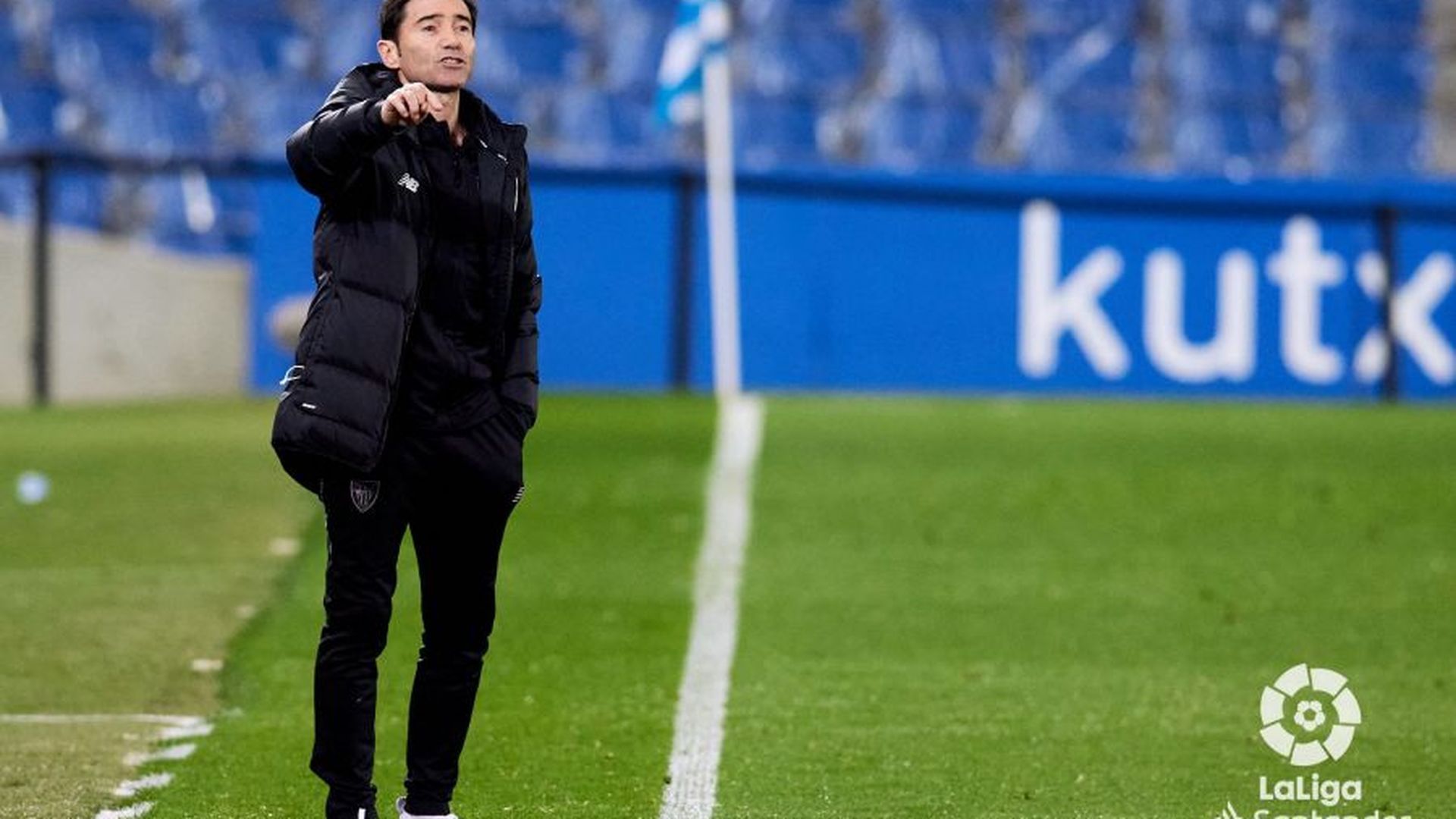 marcelino_dando_instrucciones_durante_el_partido_ante_la_real_en_el_reale_arena_foto_l_001.jpeg