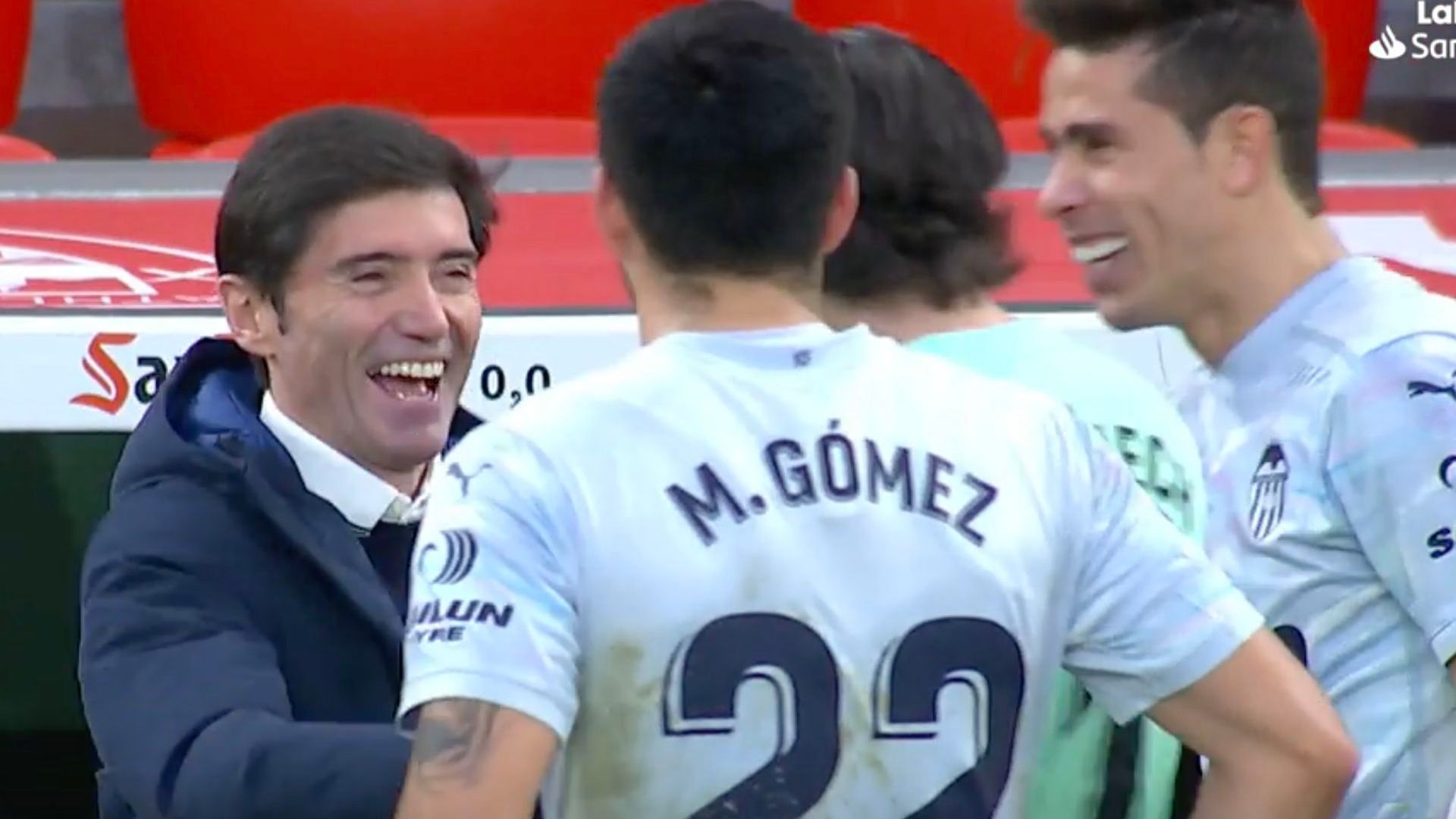 marcelino_se_abraza_a_sus_jugadores_al_final.png