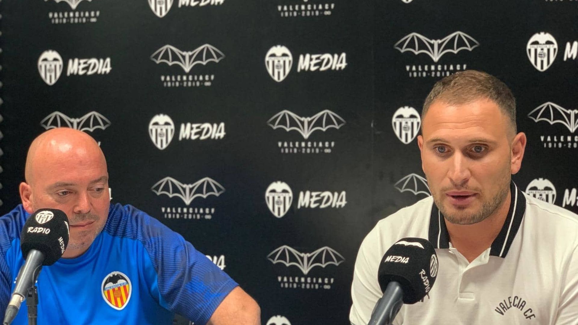 marco_otero_y_luis_martinez_de_la_academia_del_valencia_cf_foto_valencia_cf_001.jpeg