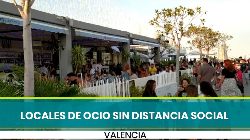 Locales de ocio de la Marina de Valencia incumplen las normas de distanciamiento social
