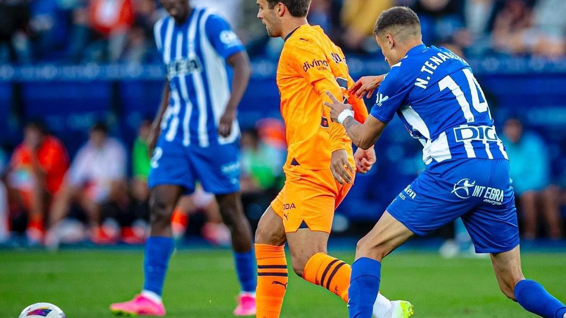 mario_dominguez_ante_el_deportivo_alaves_foto_instagram.jpg mario_dominguez_ante_el_deportivo_alaves_foto_instagram.jpg